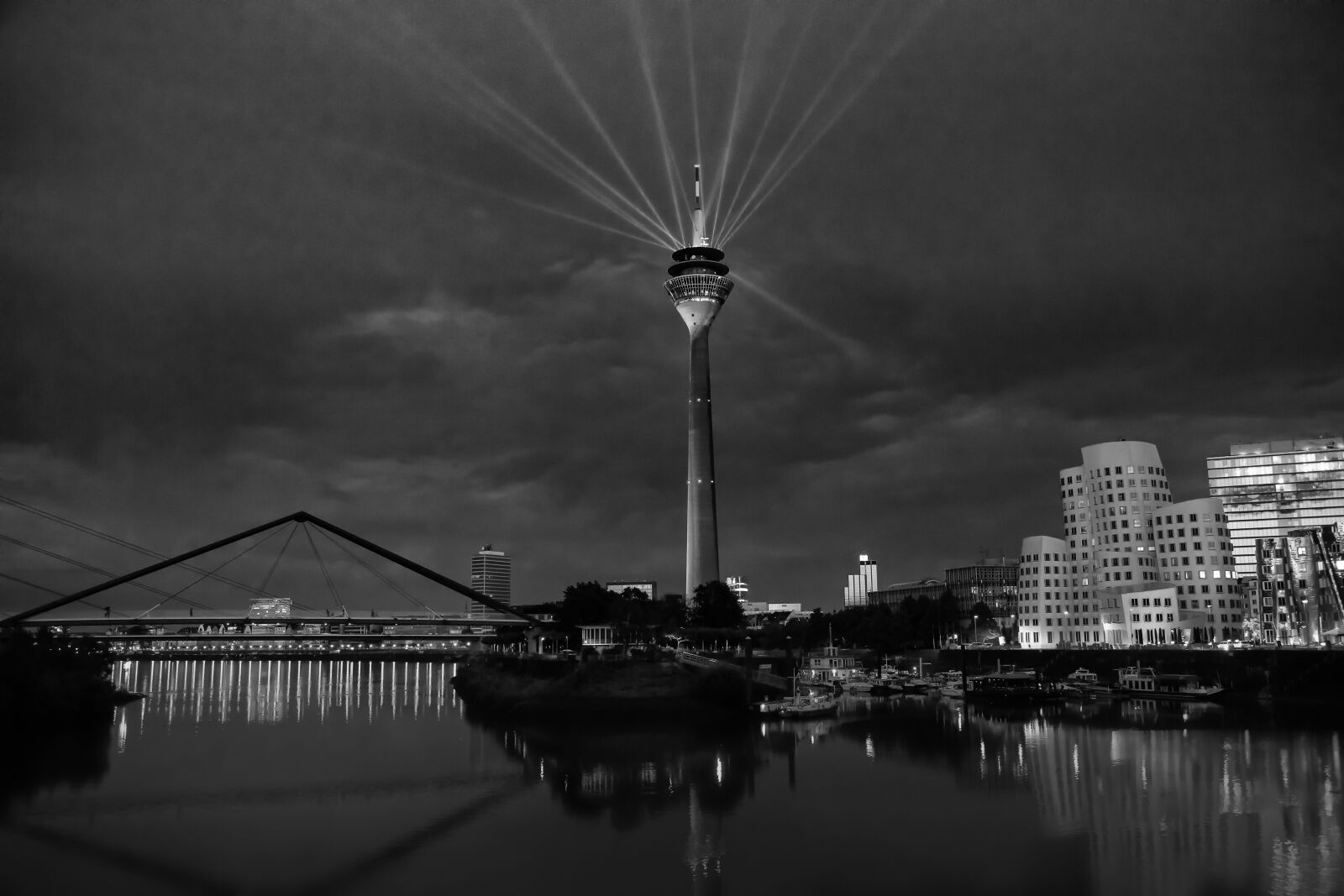 Canon EOS RP sample photo. D sseldorf, rhine tower photography
