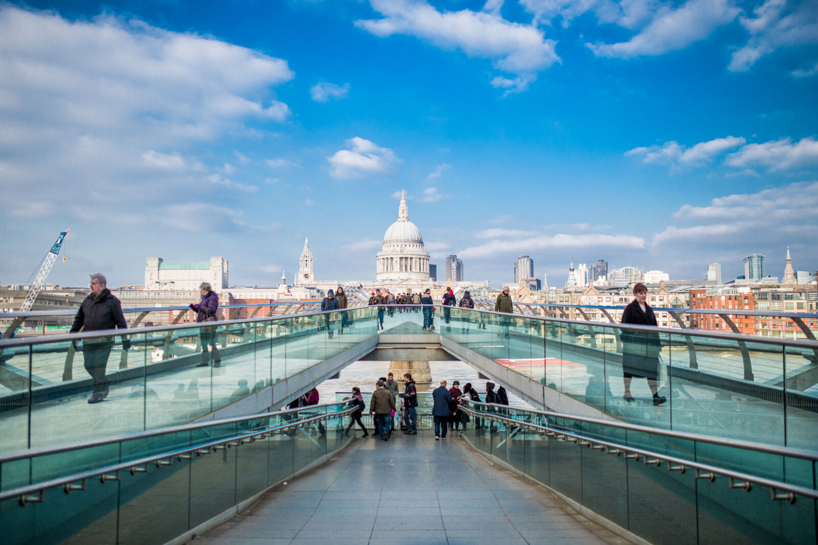 Canon EOS 6D + Sigma 35mm F1.4 DG HSM Art sample photo. City, sky, people, bridge photography