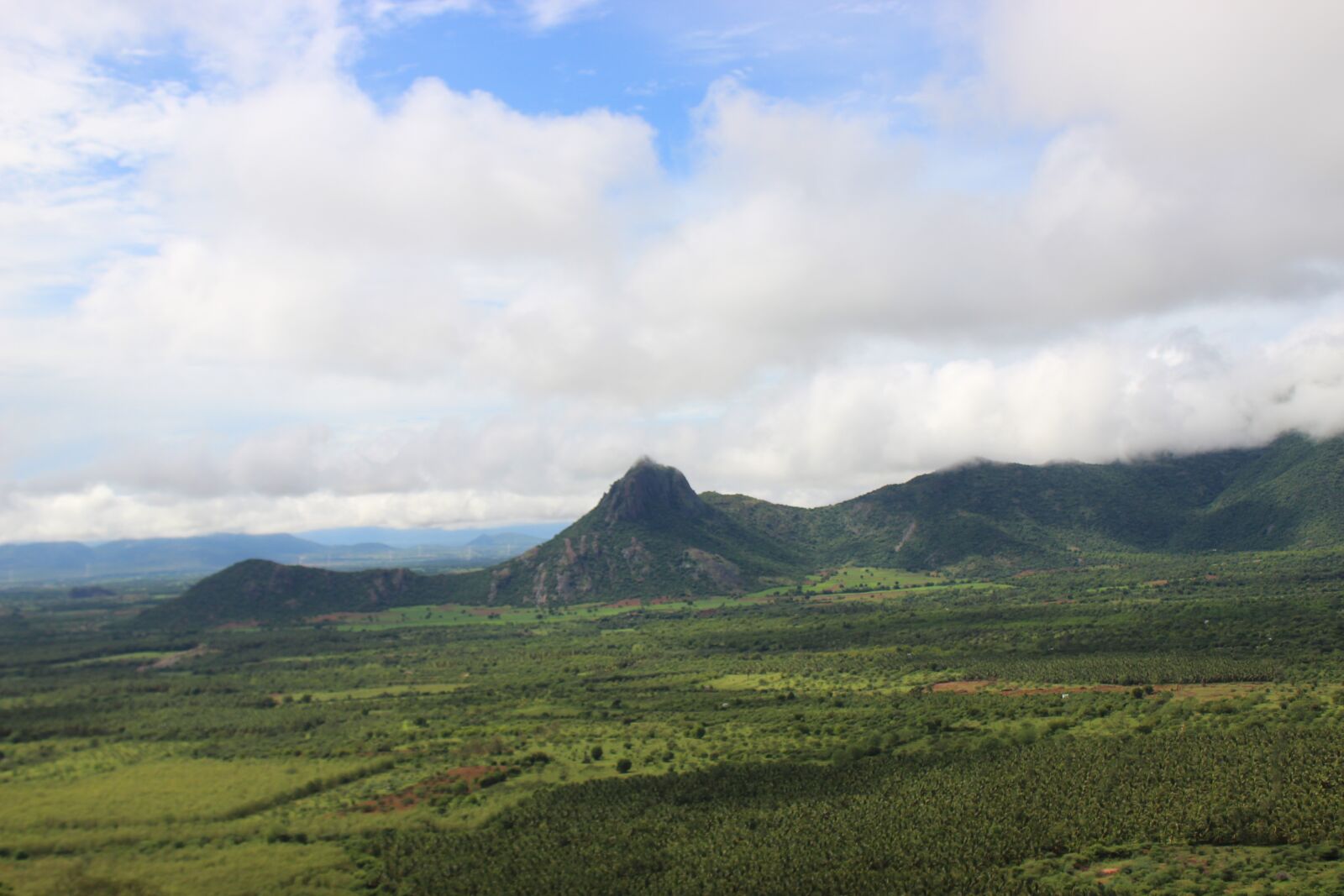Canon EOS 600D (Rebel EOS T3i / EOS Kiss X5) sample photo. Nature, landscape, mountains photography