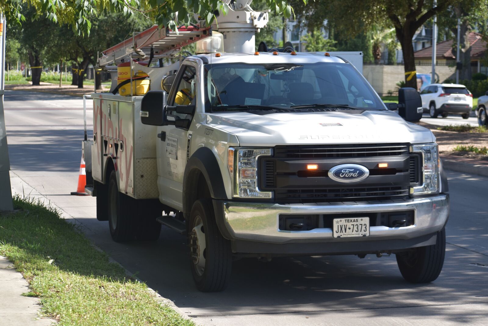 Nikon D3500 sample photo. Xfinity, truck, cable tv photography