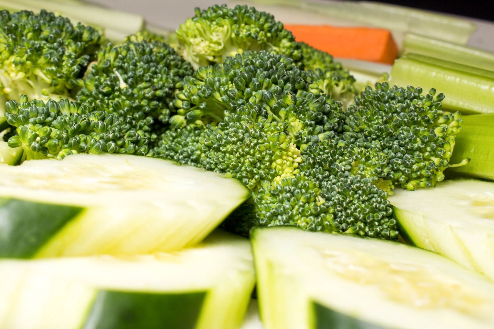 Canon EOS 700D (EOS Rebel T5i / EOS Kiss X7i) sample photo. Broccoli, vegetable, food photography