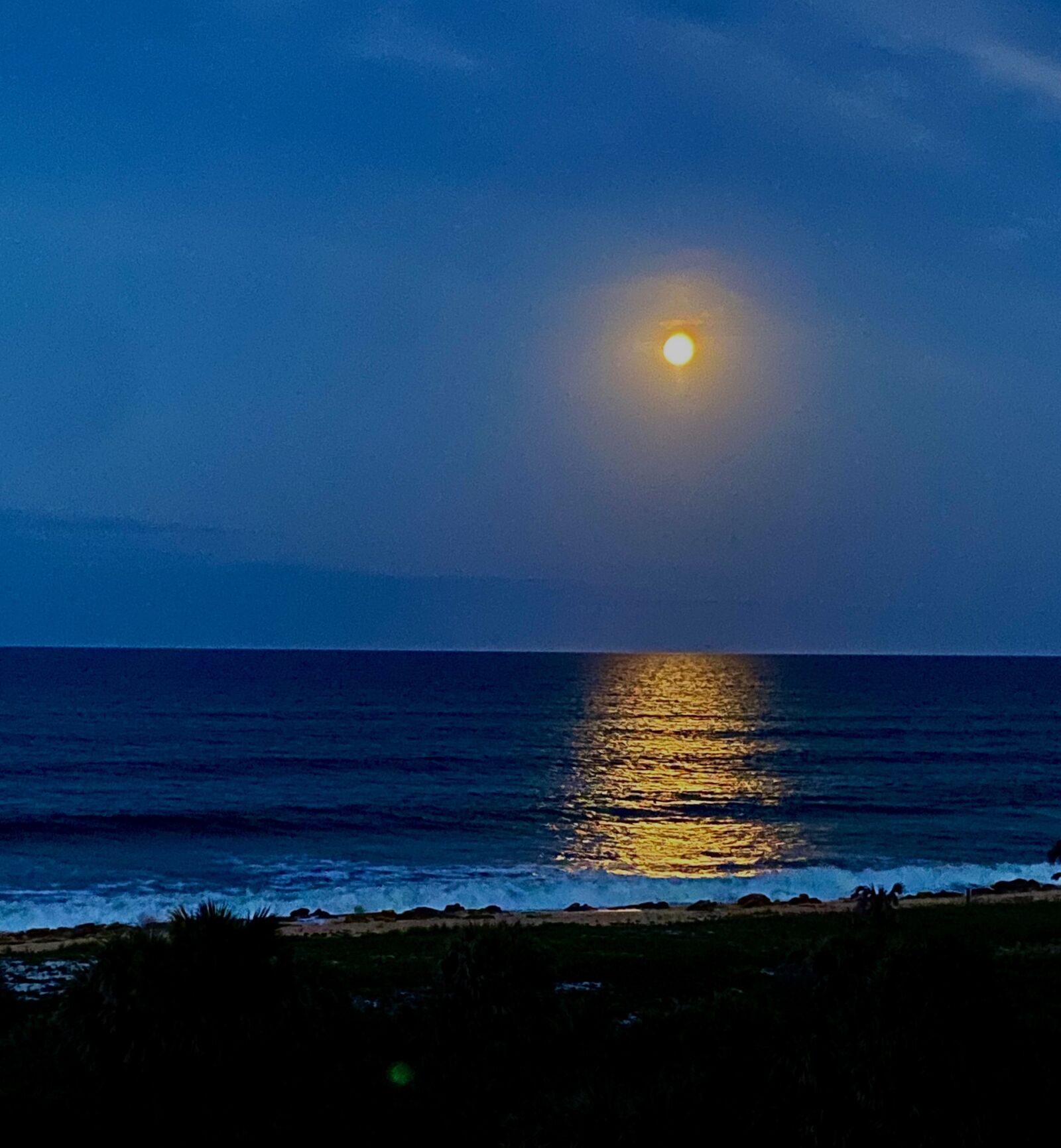 Apple iPhone 11 Pro sample photo. Moon, ocean, sea photography