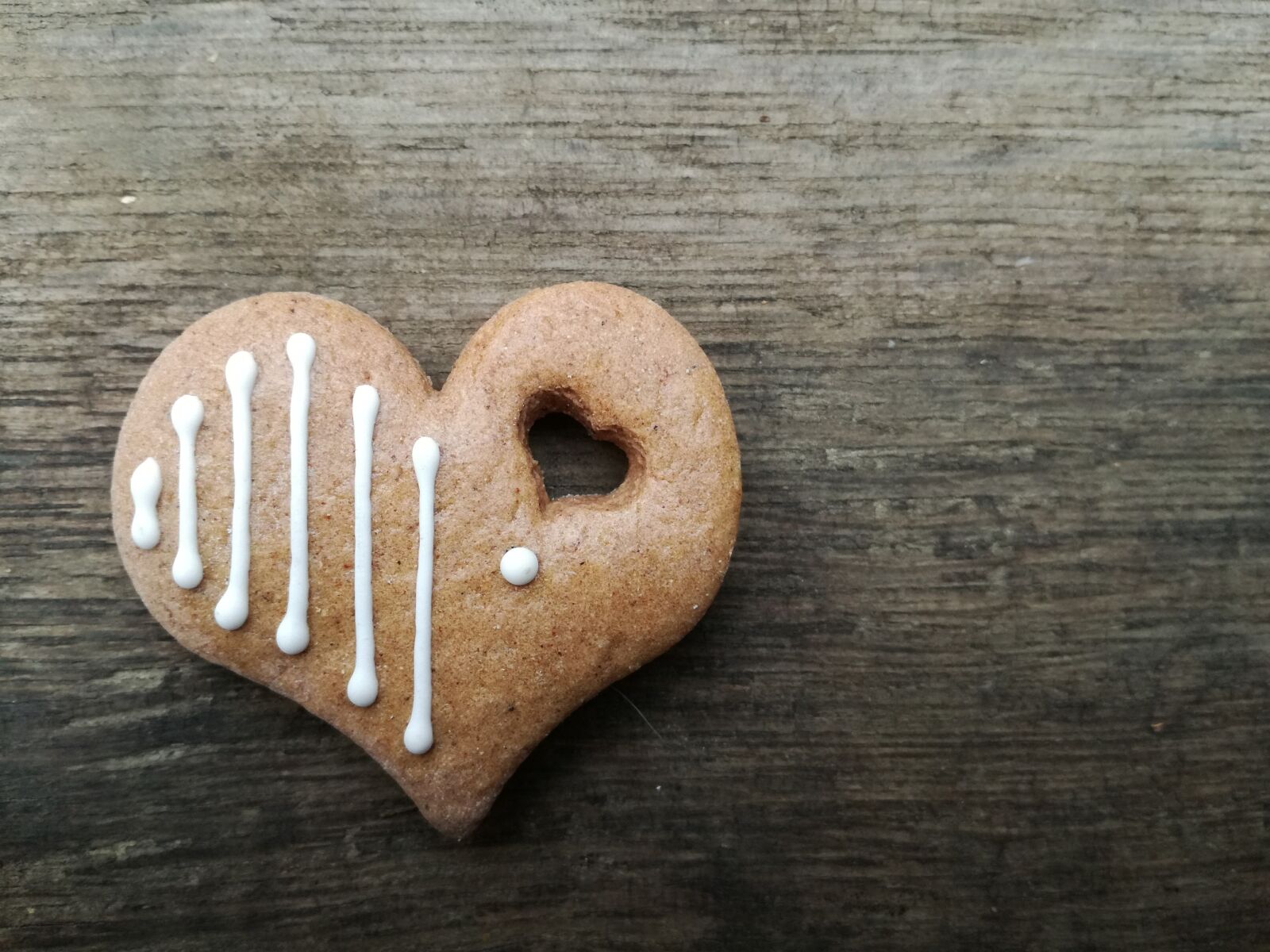 HUAWEI P9 LITE sample photo. Heart, gingerbread, love photography