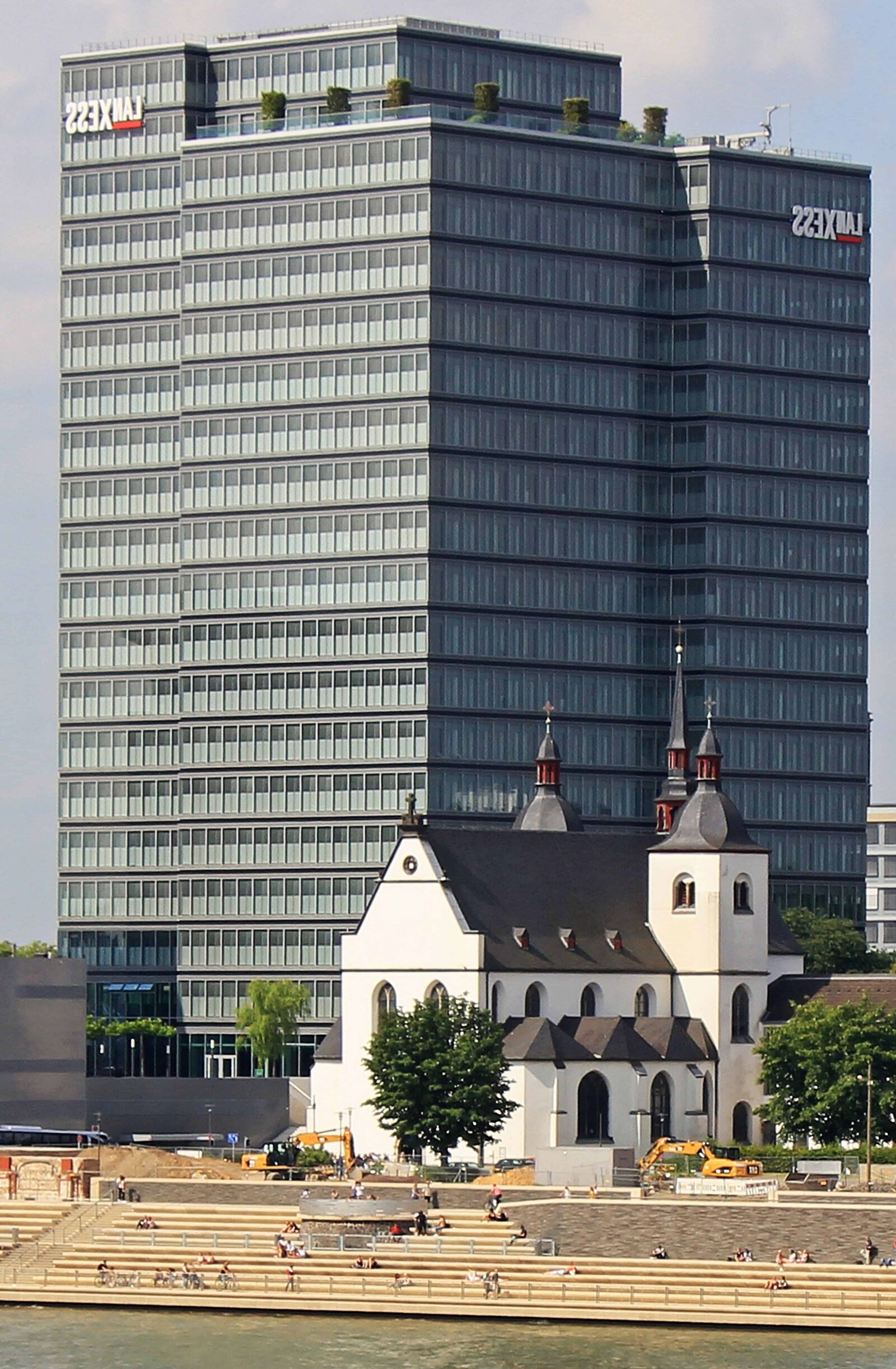 Canon EOS 550D (EOS Rebel T2i / EOS Kiss X4) sample photo. Architecture, city, construction, house photography