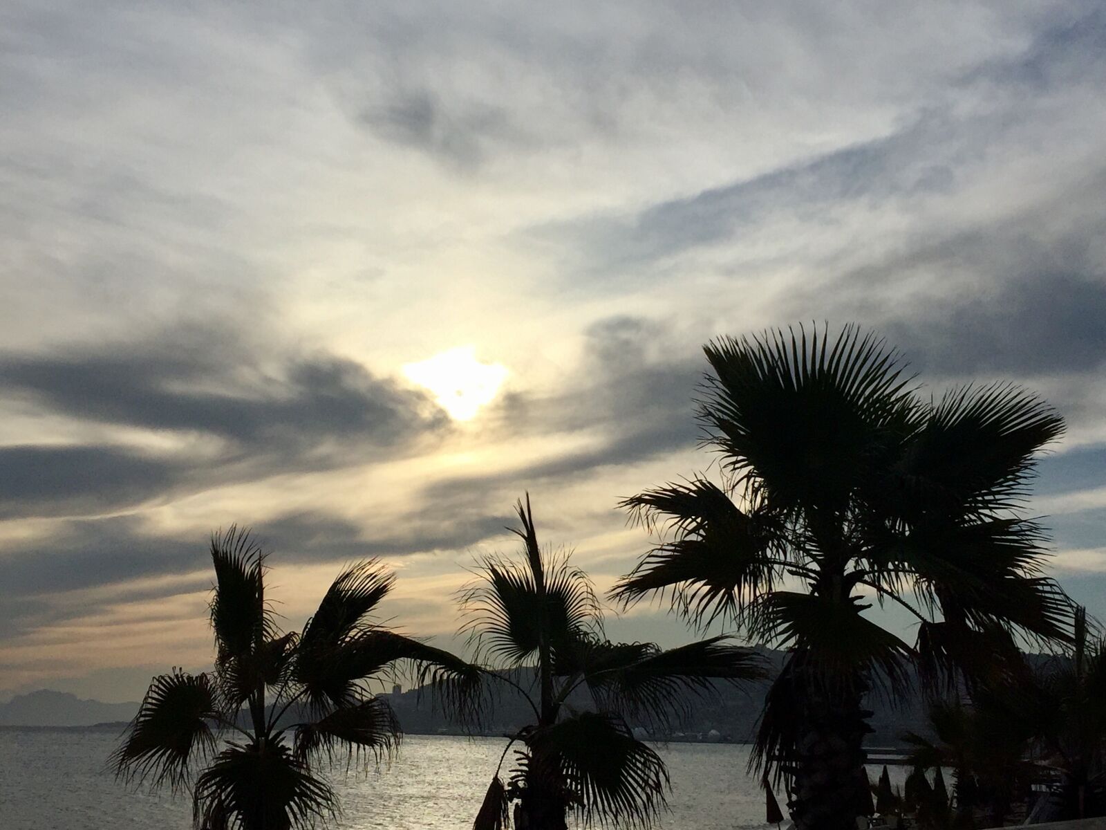 iPhone 6 back camera 4.15mm f/2.2 sample photo. Sky, clouds, water photography