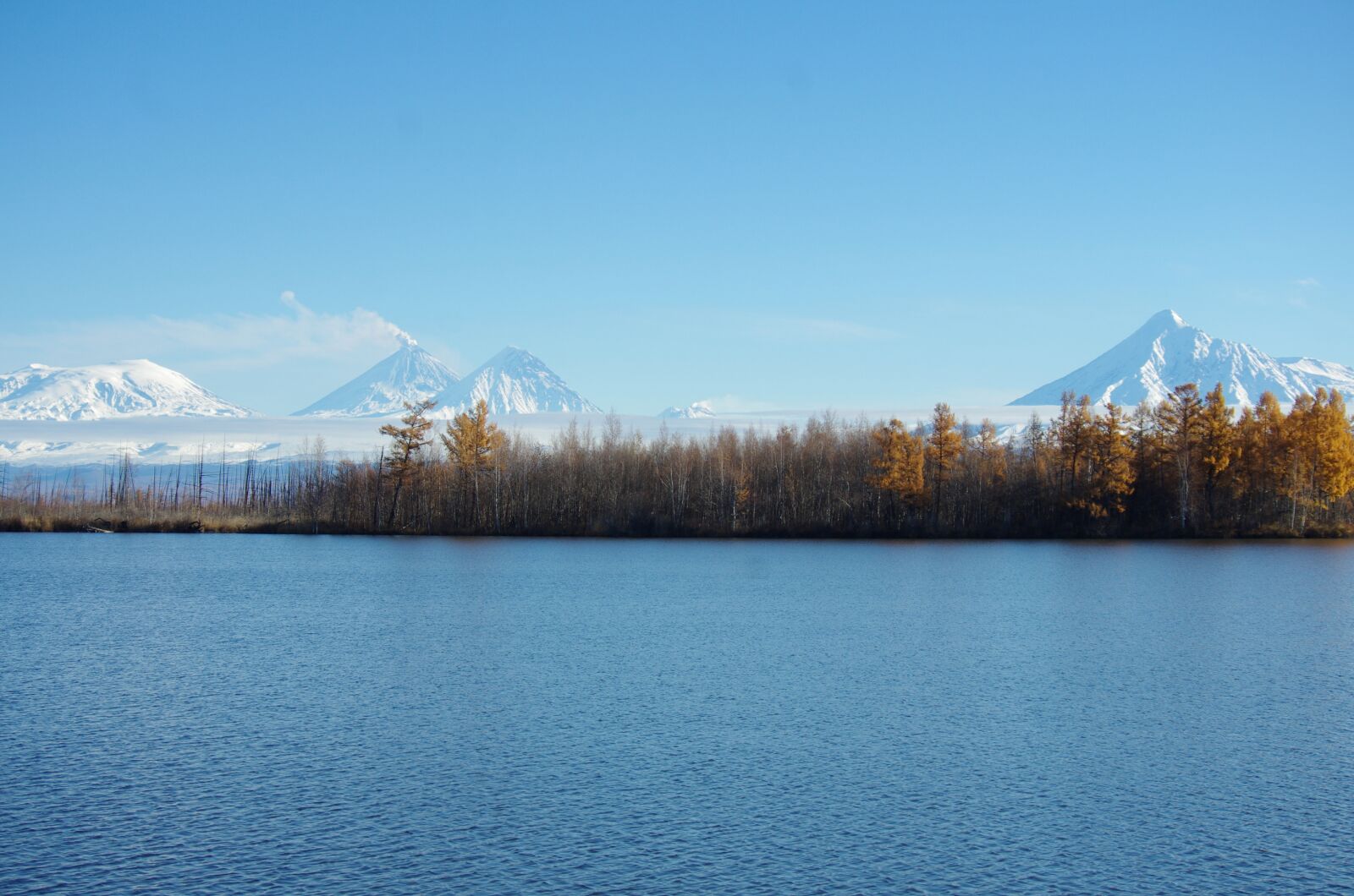Pentax K-5 sample photo. Lake, volcanoes, mountains photography