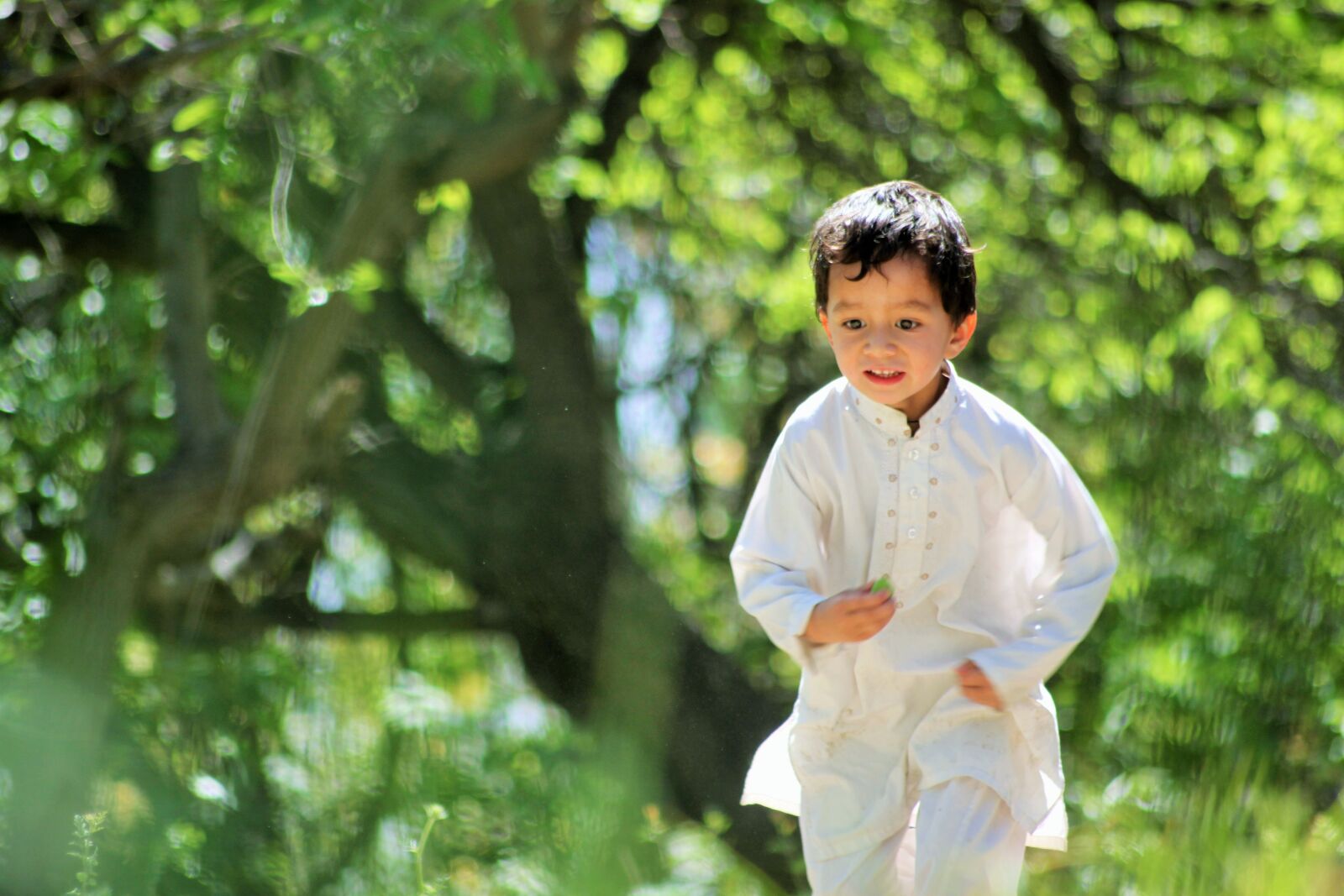 Canon EOS 500D (EOS Rebel T1i / EOS Kiss X3) sample photo. Kid, running, happy photography
