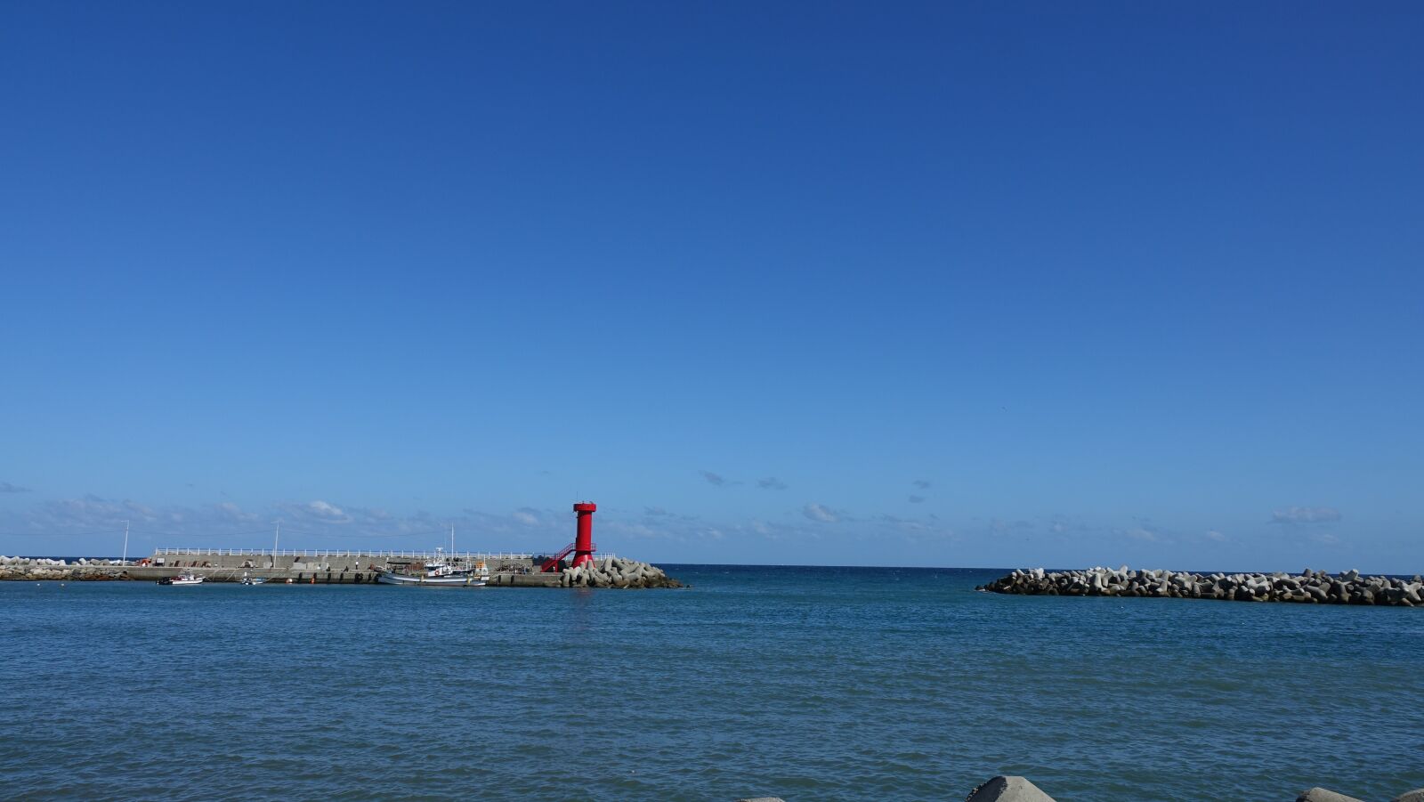 Sony Cyber-shot DSC-RX10 III sample photo. Sea, lighthouse, the current photography
