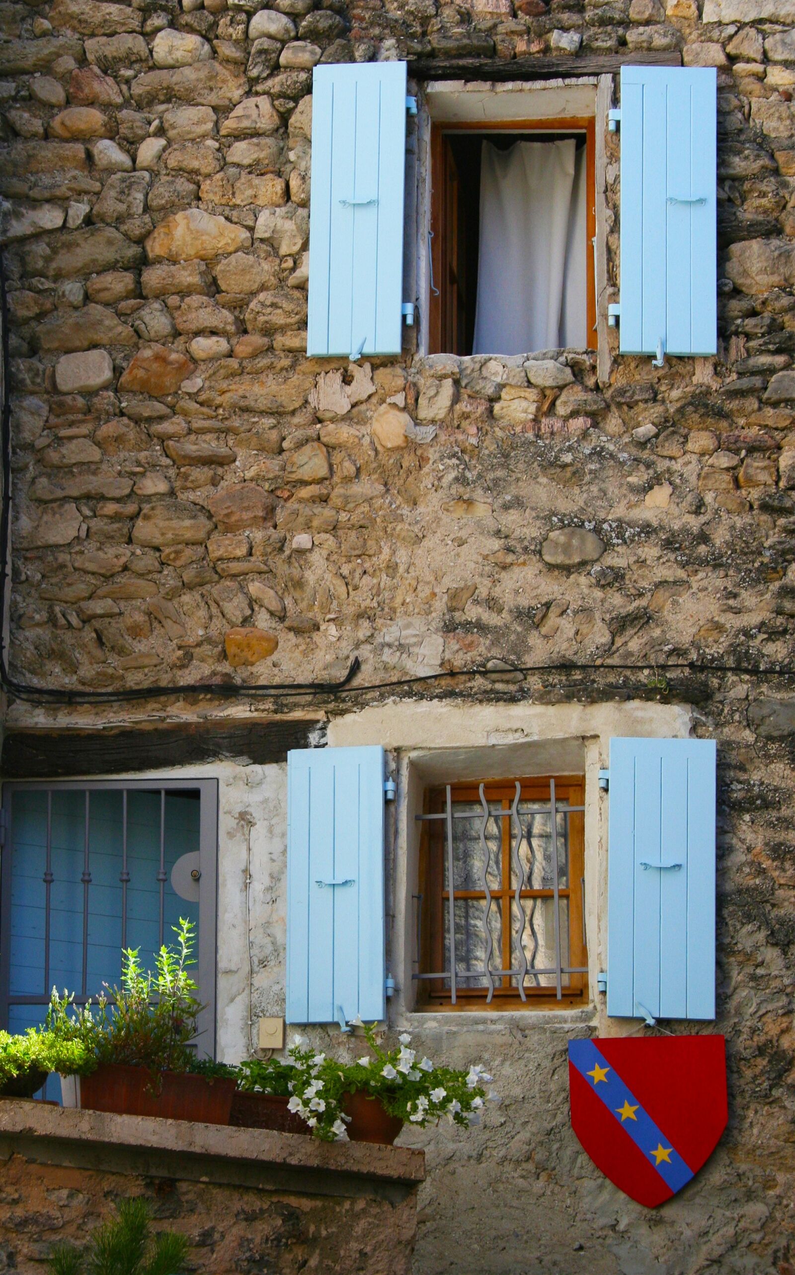 Canon EOS 350D (EOS Digital Rebel XT / EOS Kiss Digital N) sample photo. Shutters, open, summer photography