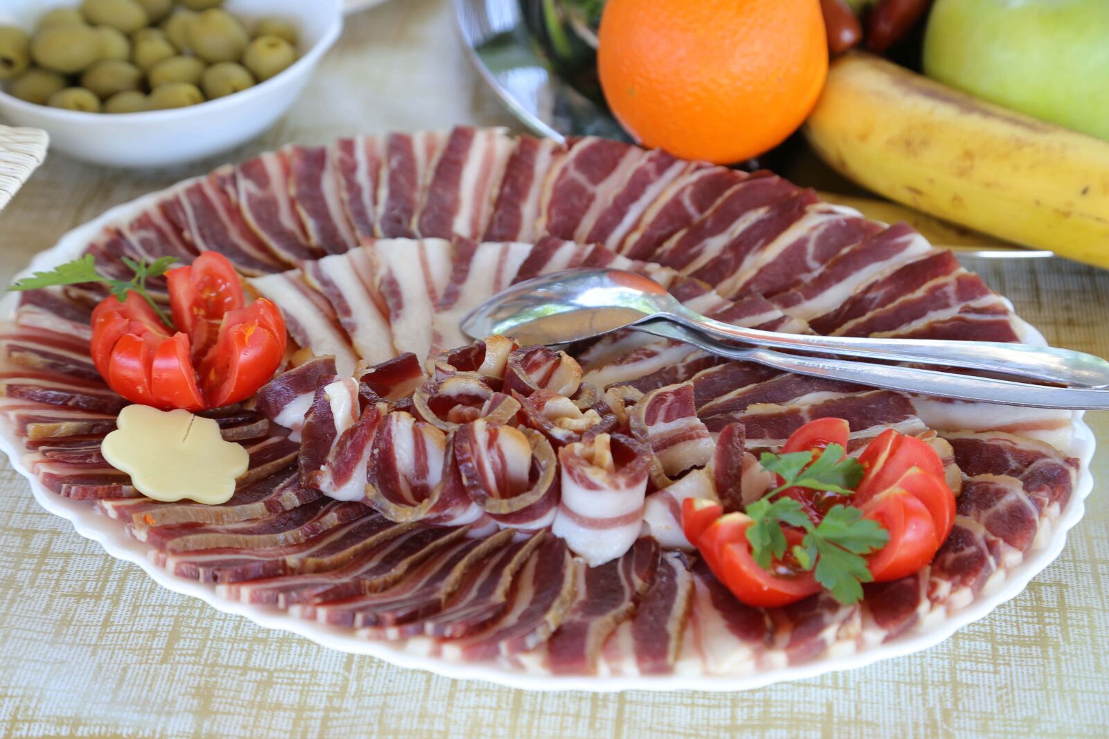 Canon EF 24-105mm F4L IS USM sample photo. Ham, beacon, pork loin photography