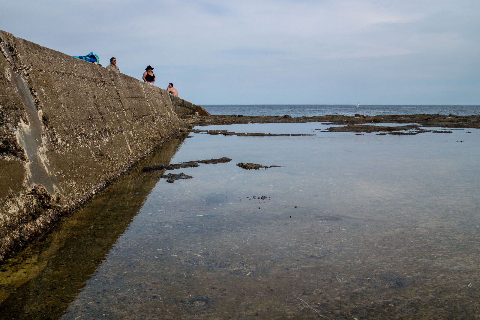 Canon EOS M2 sample photo. Tourists, on, water photography