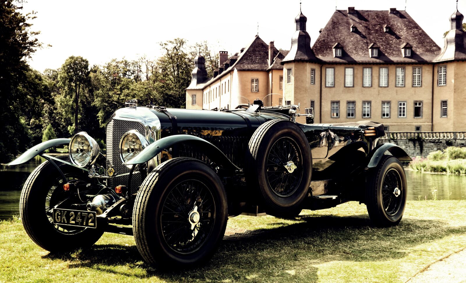Canon EOS 80D sample photo. Oldtimer, castle, nostalgic photography