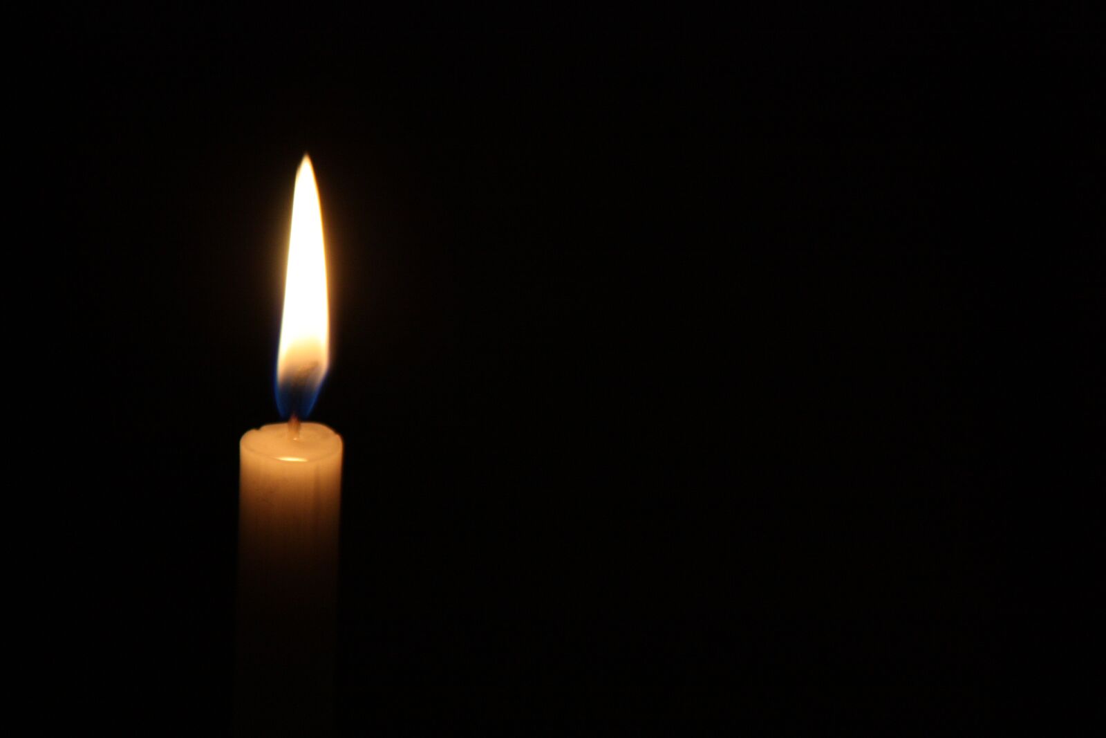 Canon EOS 450D (EOS Rebel XSi / EOS Kiss X2) sample photo. Candle, flame, candlelight photography