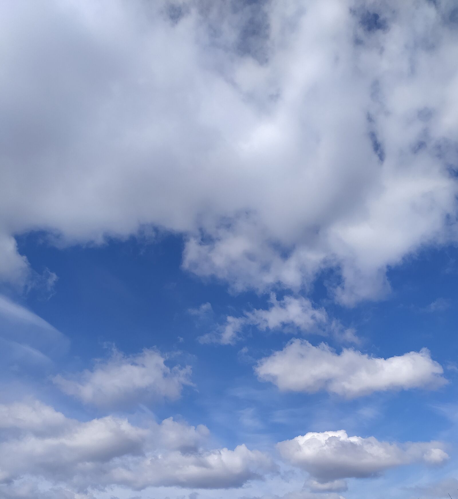Xiaomi Redmi Note 8T sample photo. Sky, blue, clouds photography