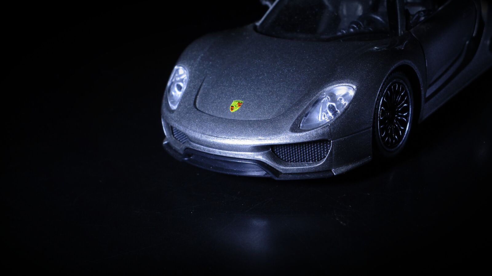 Canon PowerShot ELPH 150 IS (IXUS 155 / IXY 140) sample photo. Porsche, auto, vehicle photography
