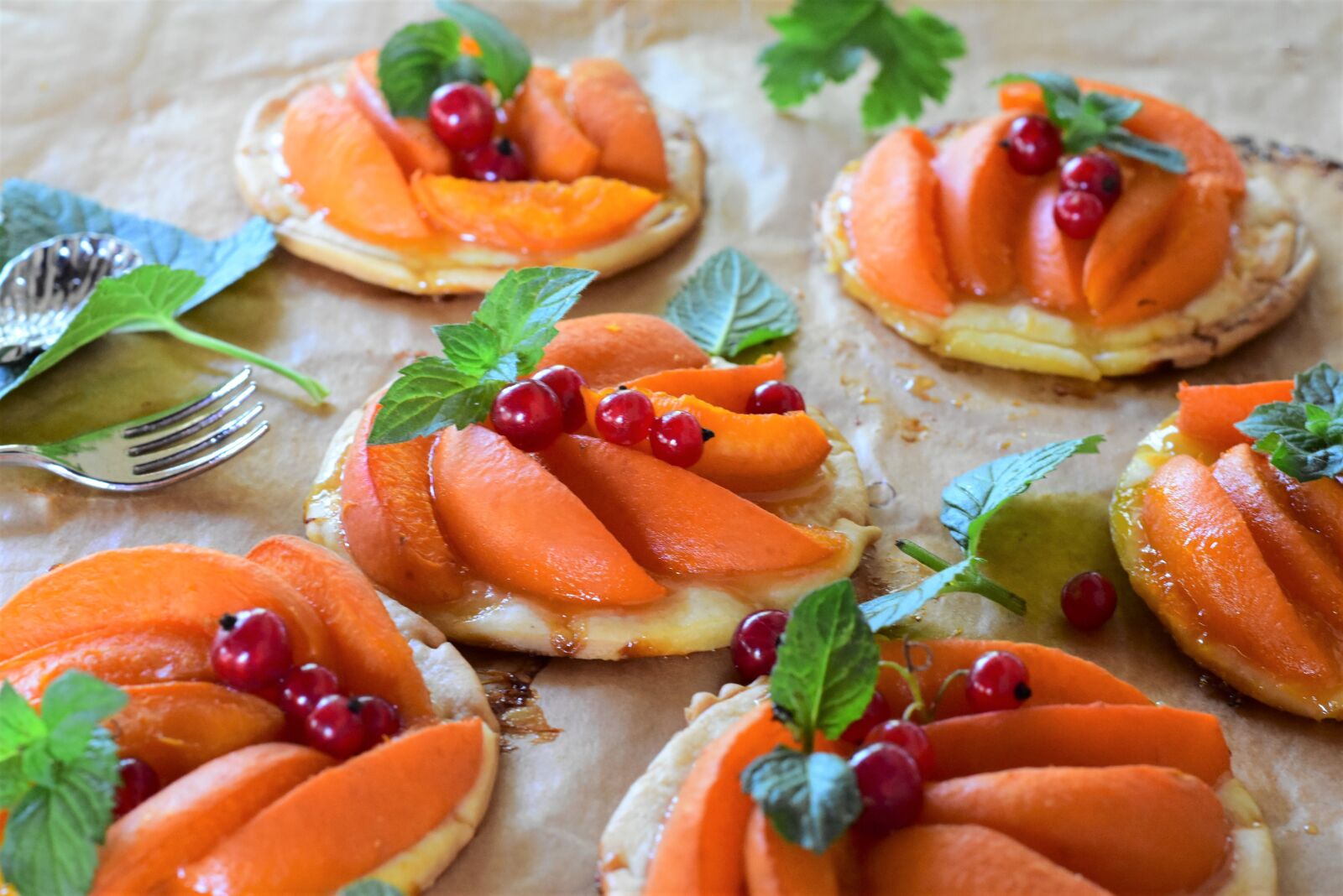 Nikon D7200 sample photo. Apricots, cake, tartelette photography