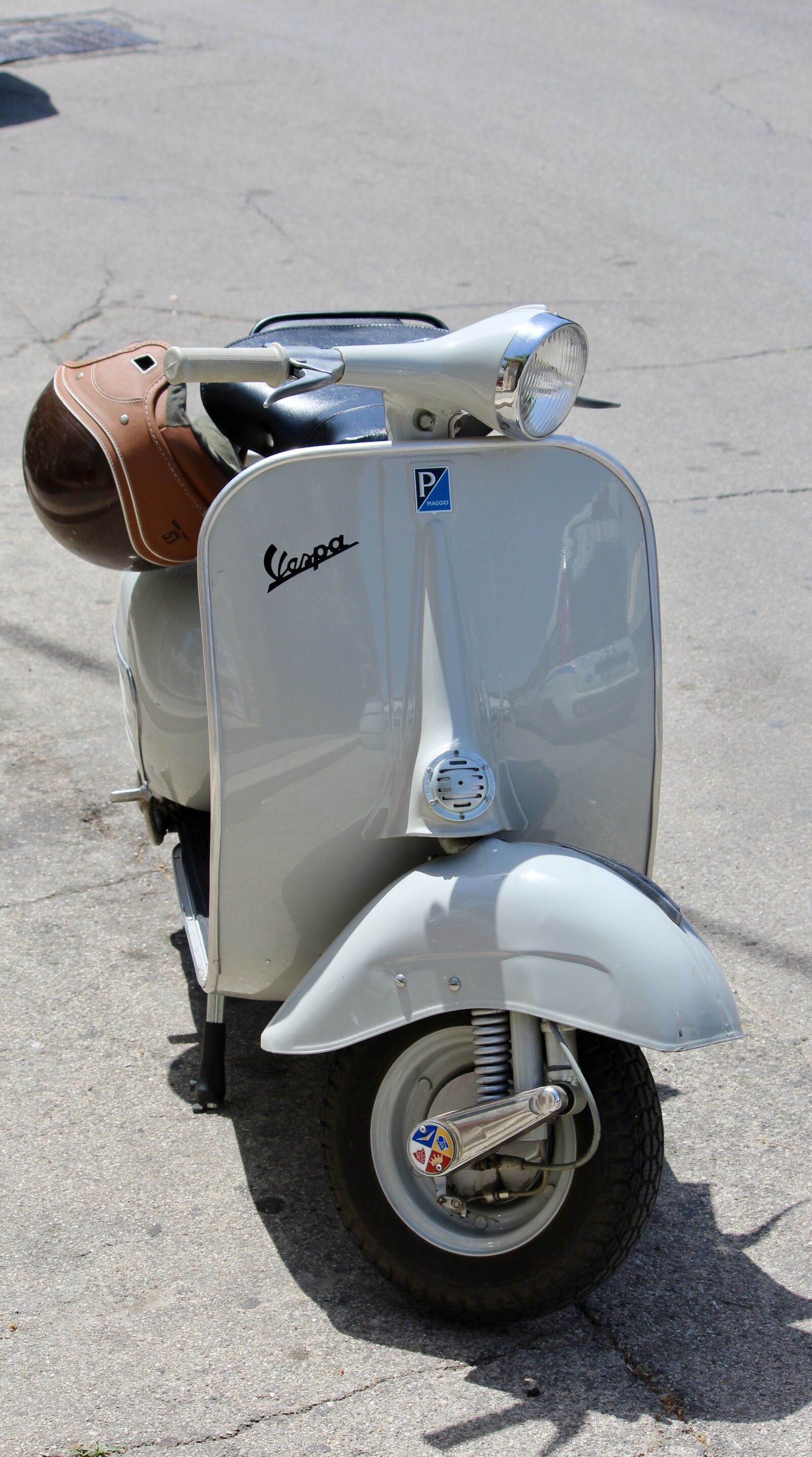 Canon EOS 1200D (EOS Rebel T5 / EOS Kiss X70 / EOS Hi) sample photo. Vespa, restored, motor scooter photography