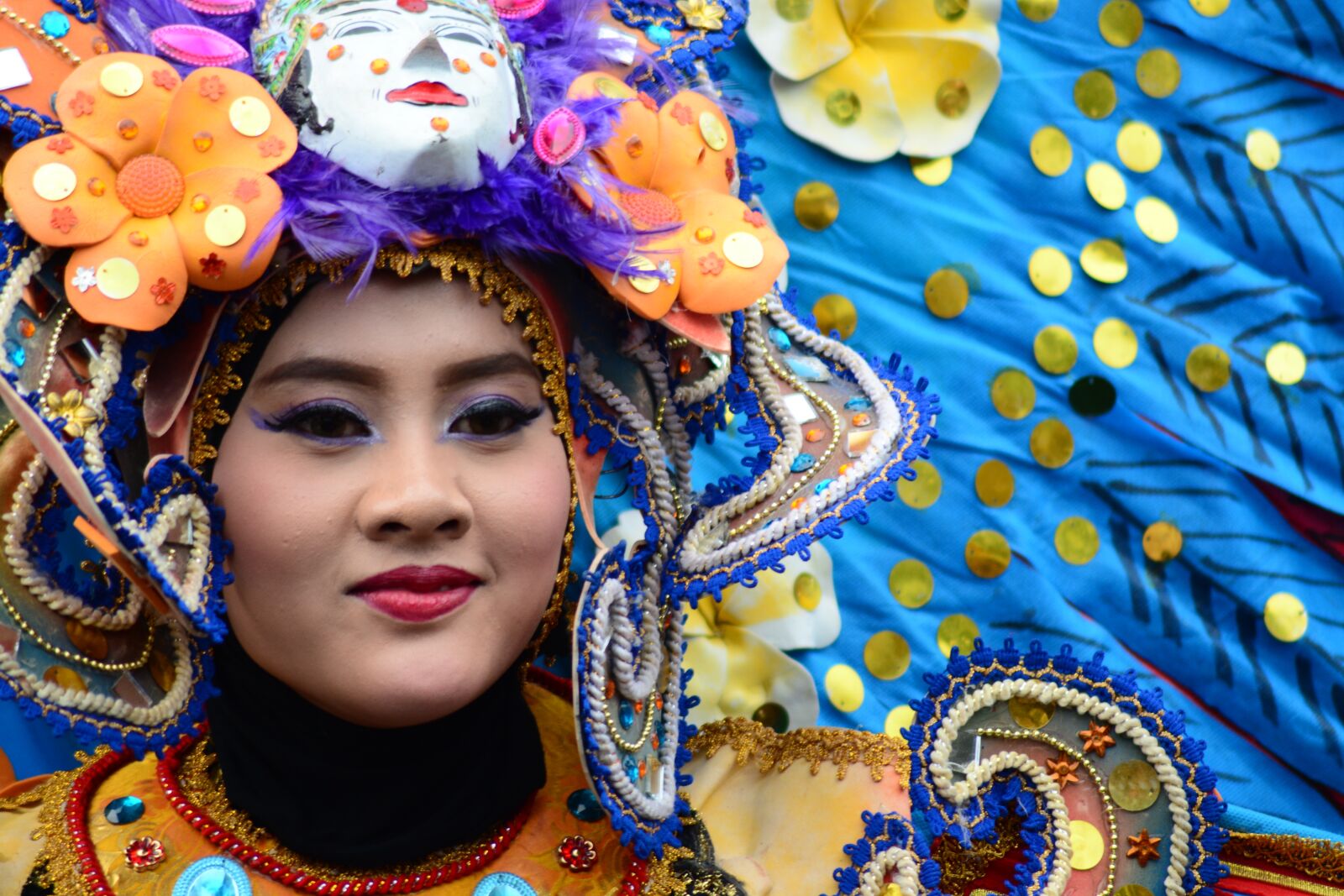 Nikon D5200 sample photo. Woman, fashion, carnival photography