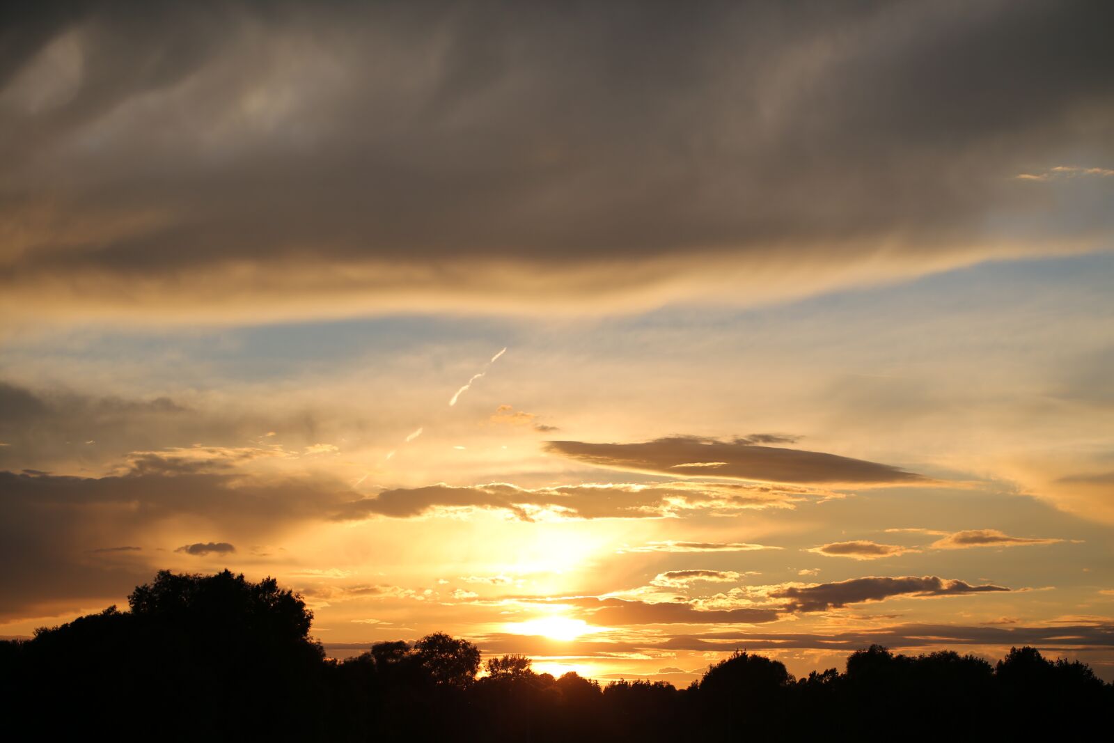 Canon EF 100mm F2.8L Macro IS USM sample photo. Sky, sunset, landscape photography