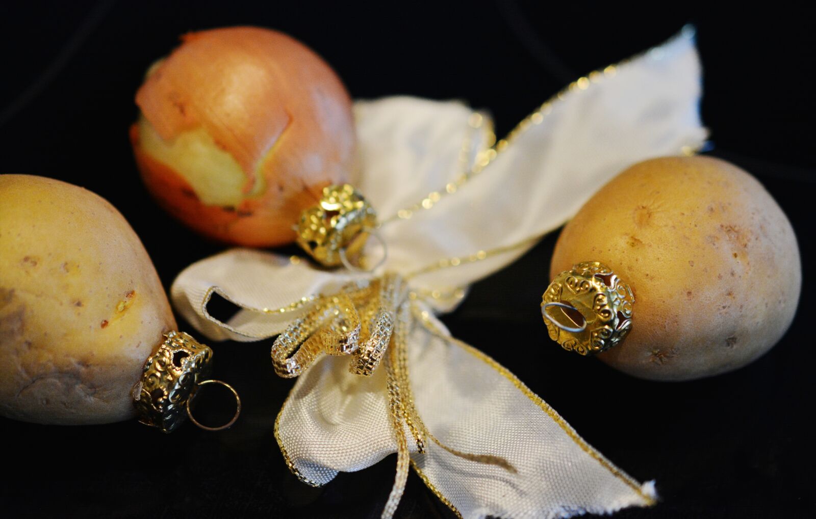 Nikon D5200 sample photo. Christmas balls, christmas ornaments photography
