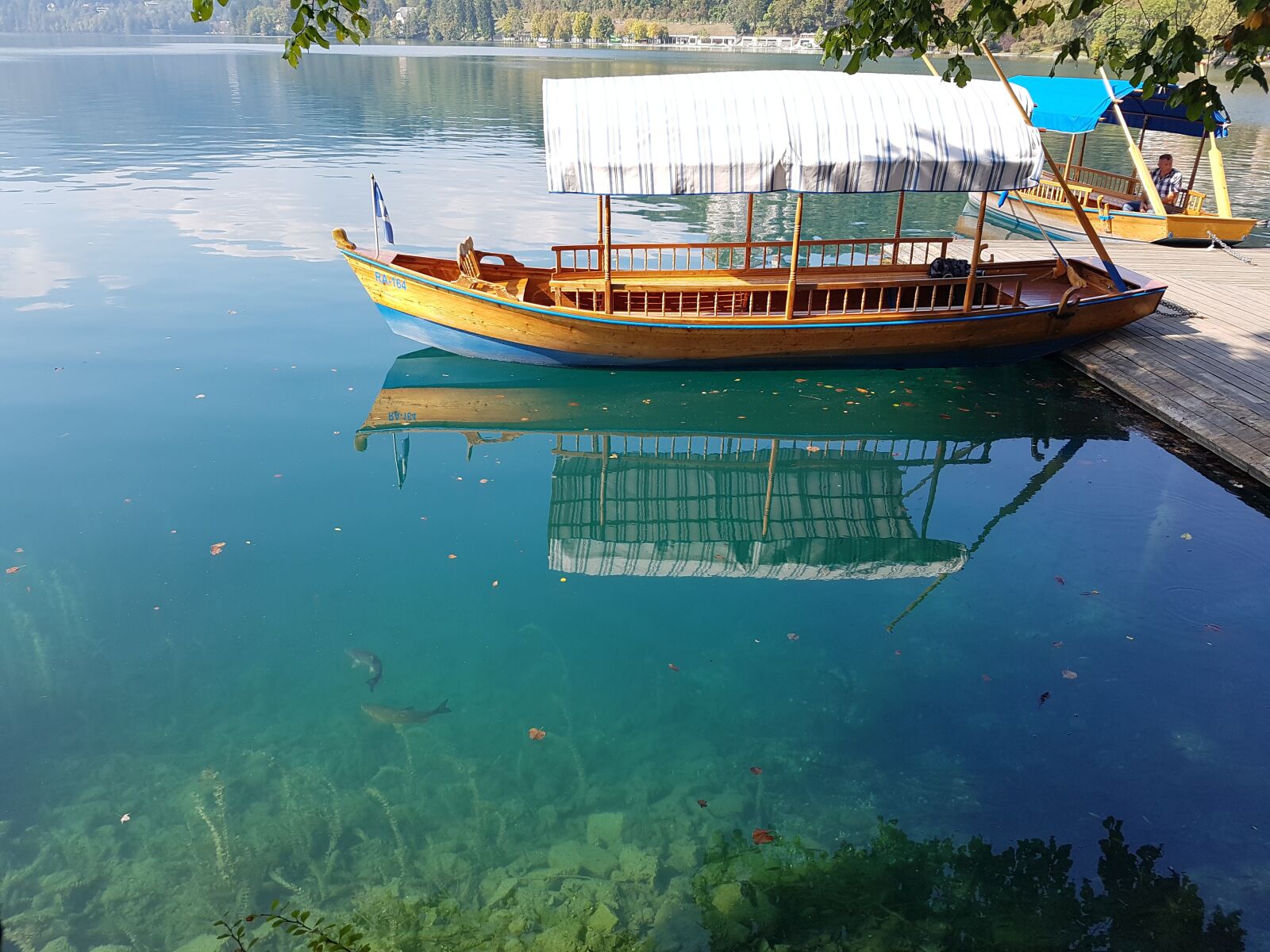 Samsung Galaxy S7 sample photo. Lake, castle, boat photography