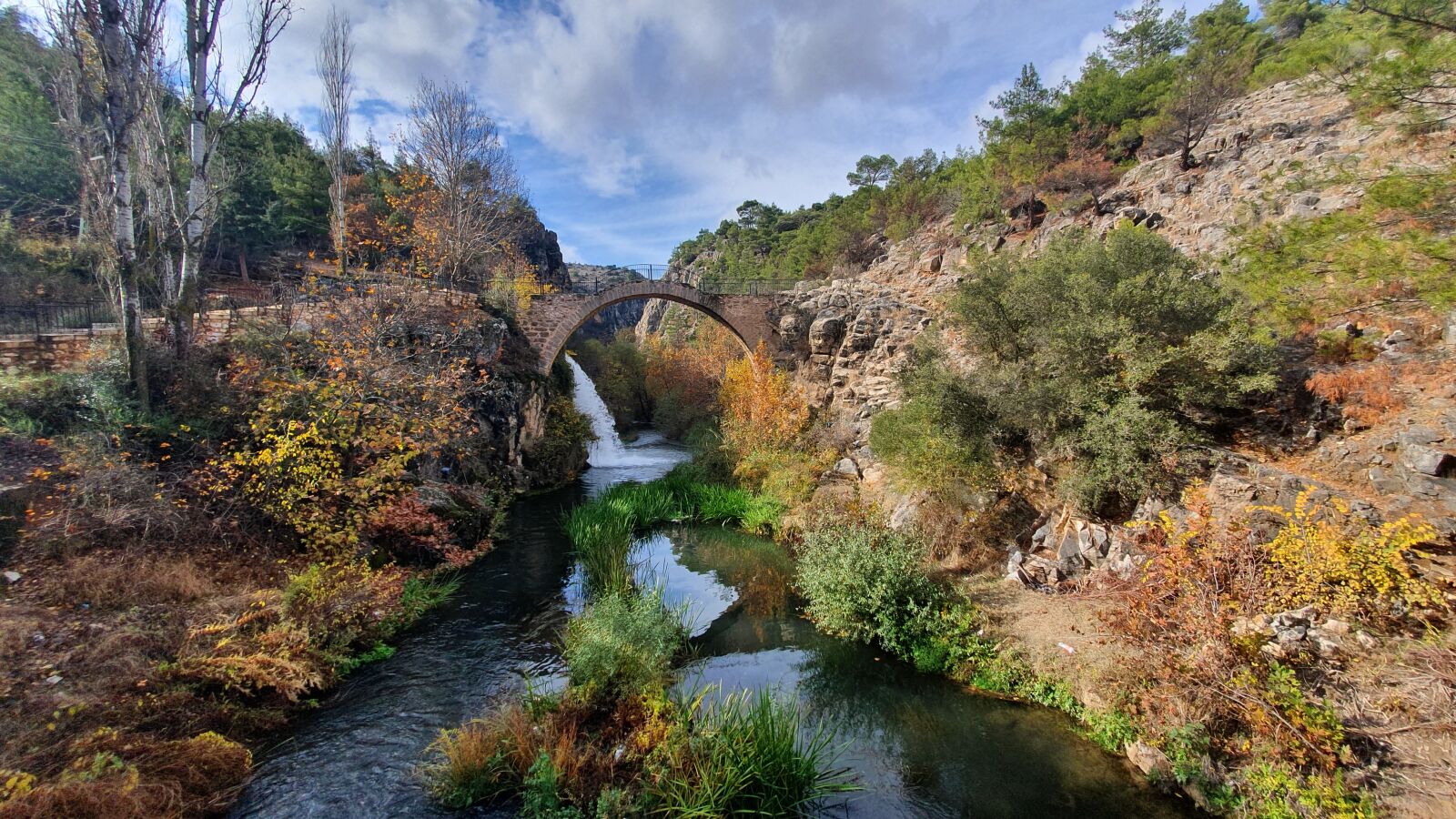 Samsung Galaxy S10e sample photo. Landscape, bridge, nature photography