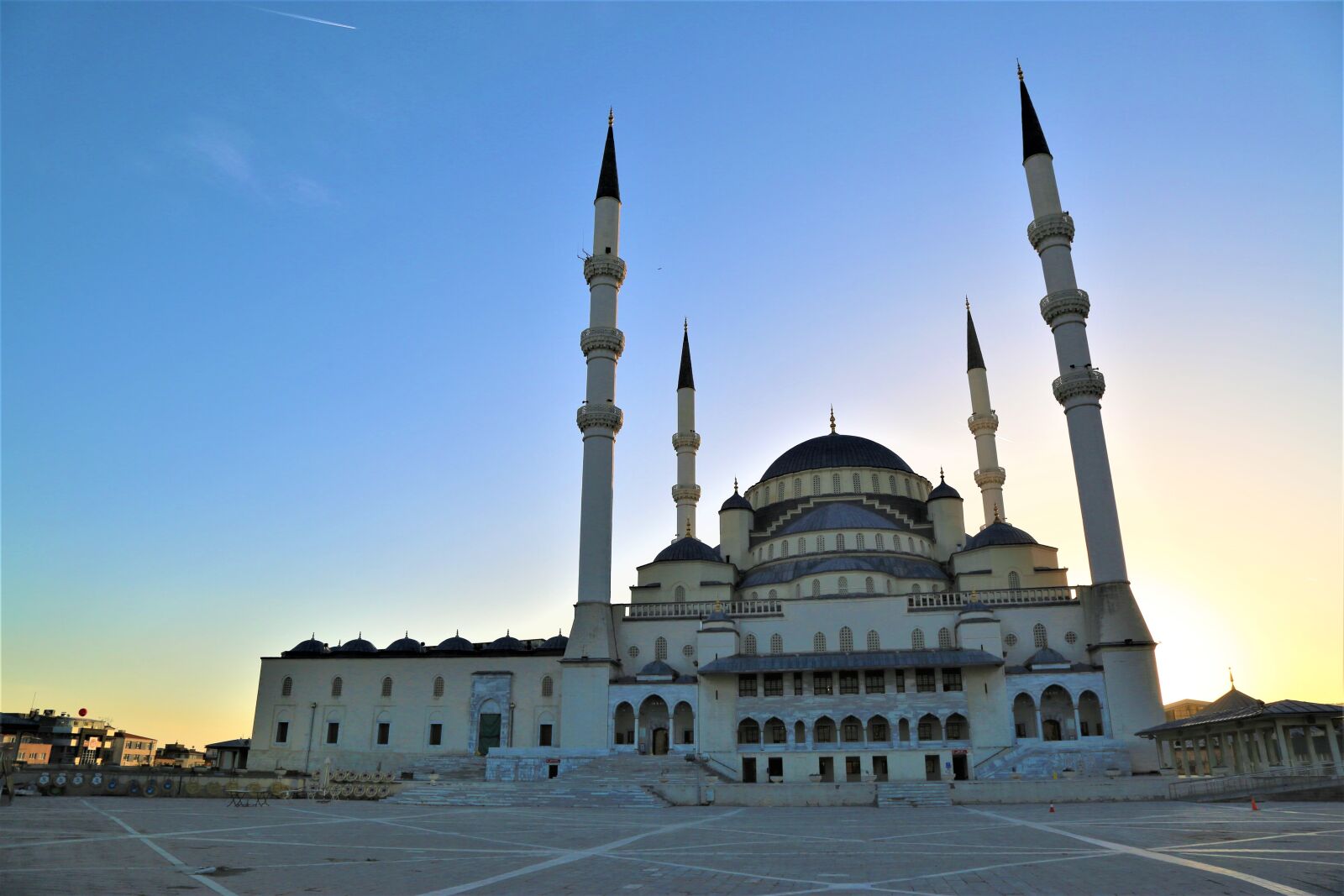 Canon EF 24-105mm F4L IS USM sample photo. Architecture, minaret, travel photography