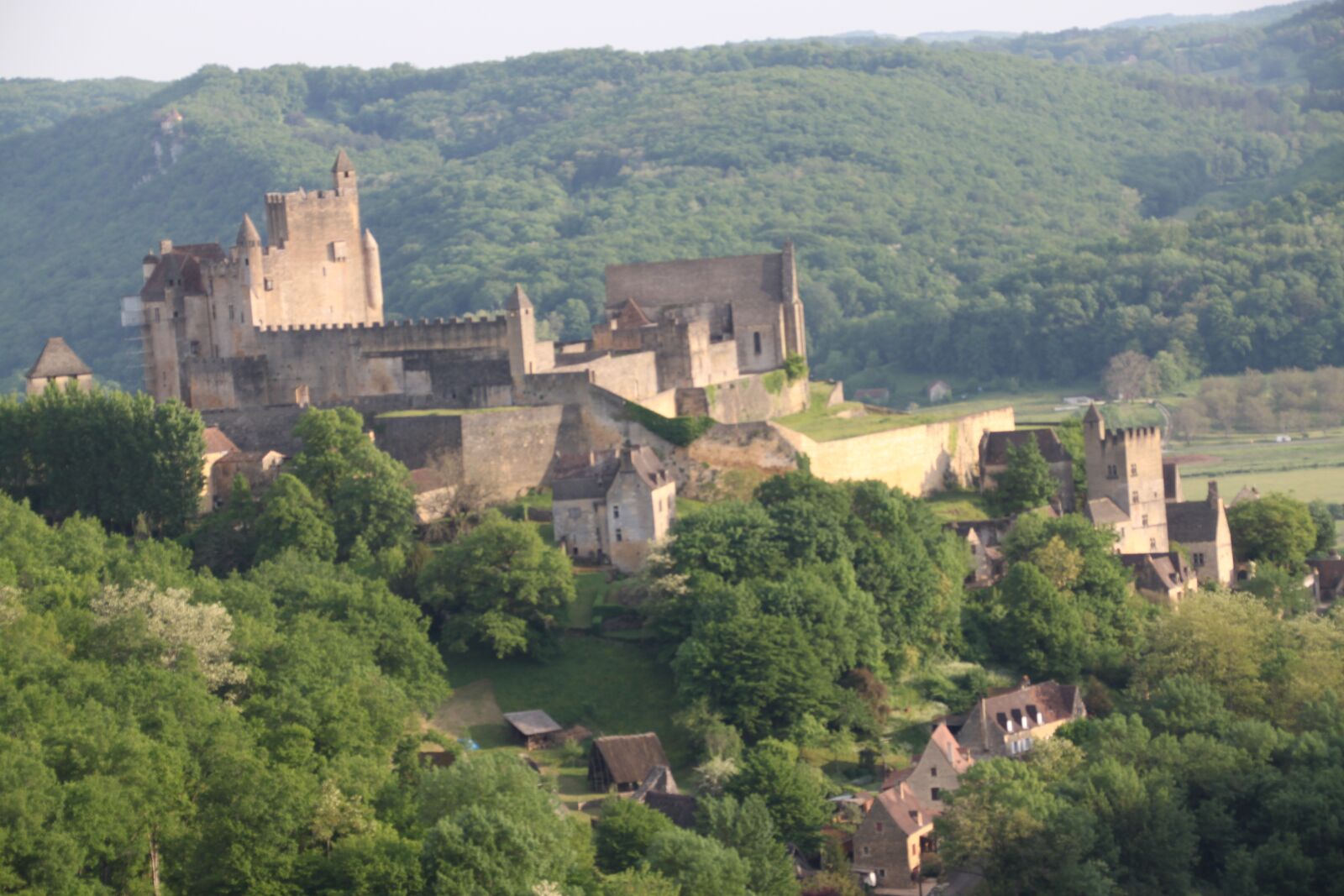 Canon EOS 500D (EOS Rebel T1i / EOS Kiss X3) sample photo. France, dordogne, castle seen photography