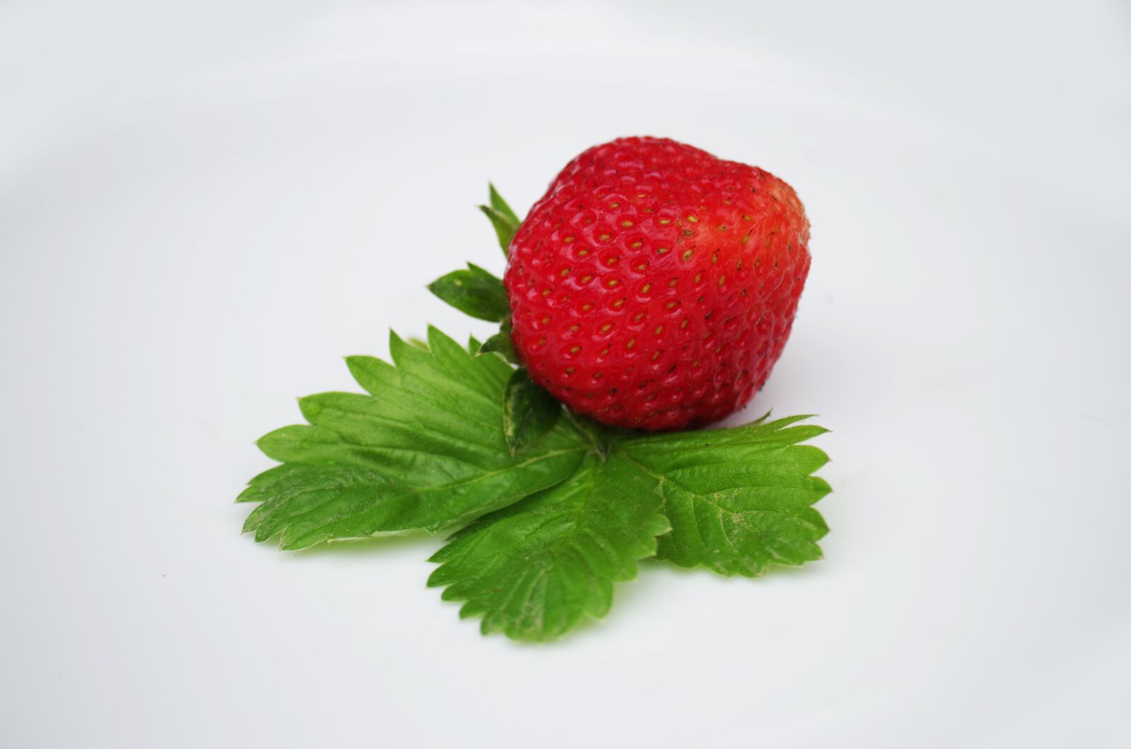 Pentax K-500 sample photo. Strawberry, fruit, red photography