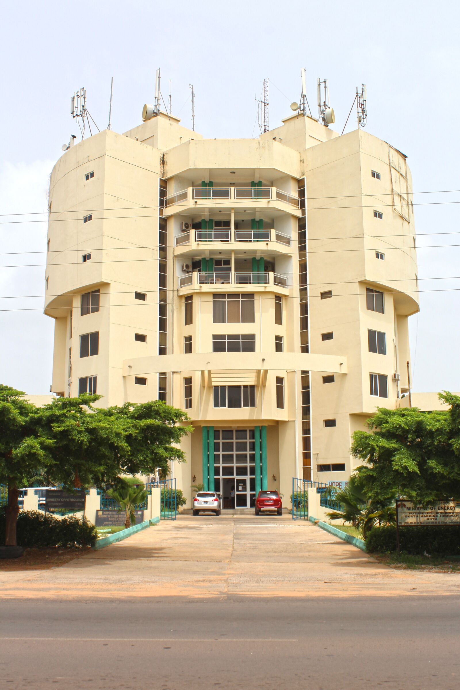 Canon EOS 600D (Rebel EOS T3i / EOS Kiss X5) sample photo. Infrastructure, africa, building photography