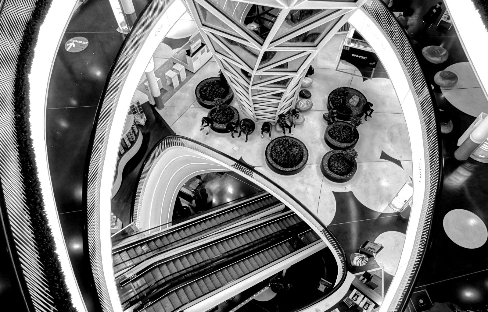 Sony Cyber-shot DSC-HX50V sample photo. Frankfurt, myzeil, stairs photography
