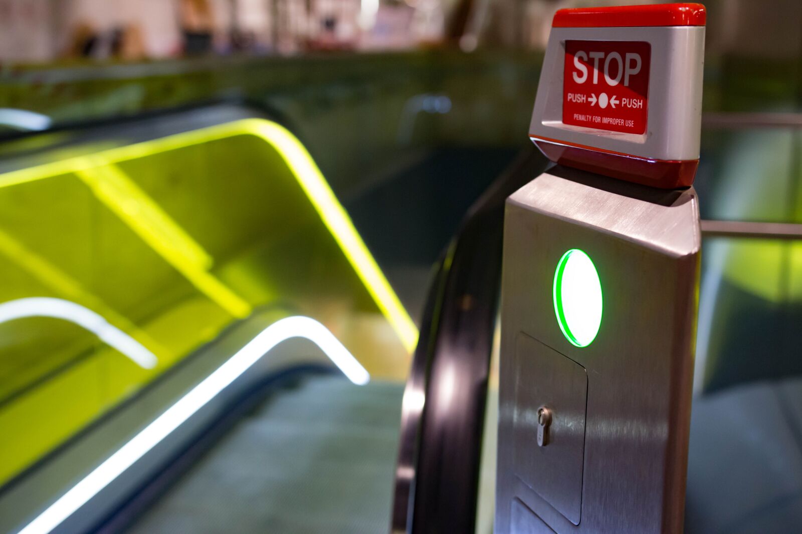 Canon EOS 70D sample photo. Escalator, railway, stop photography