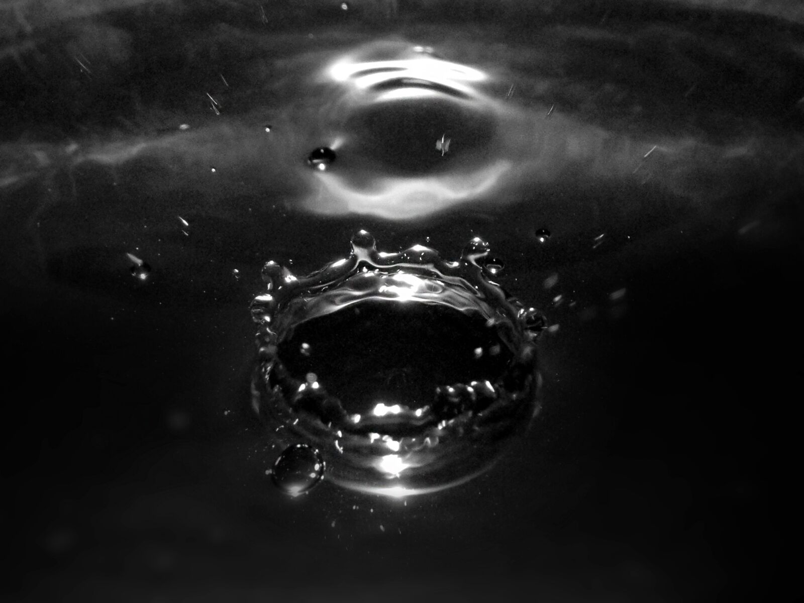 Nikon Coolpix P7000 sample photo. Drop, water, water-drop photography