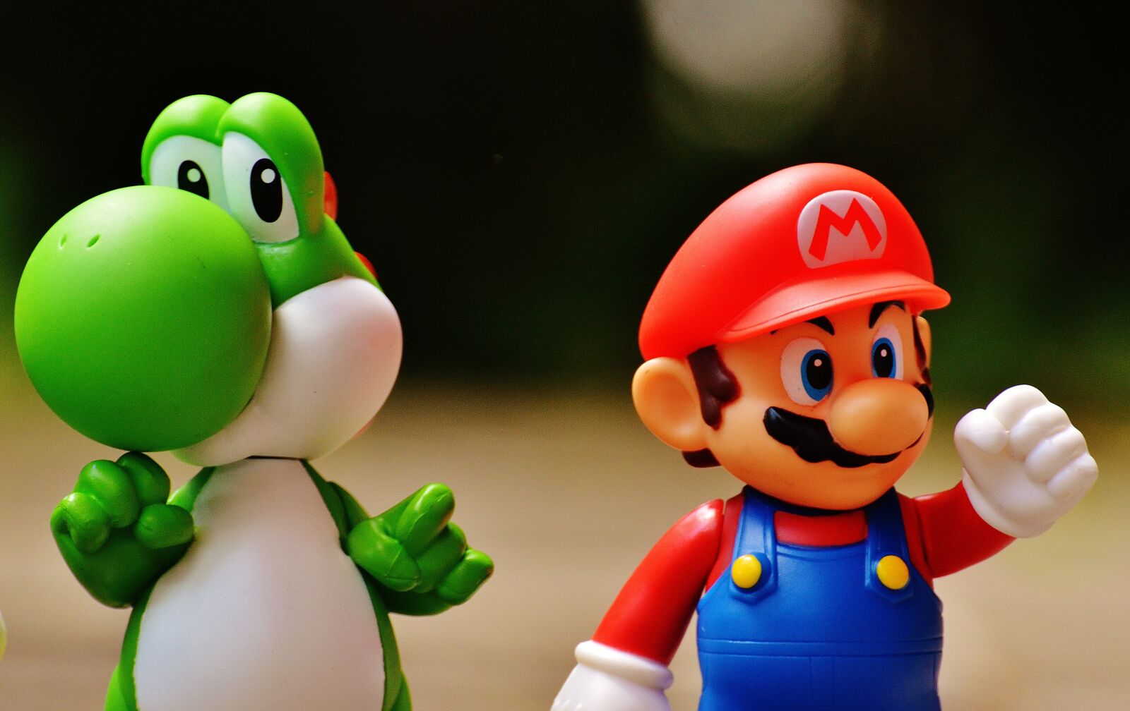 Nikon D3200 sample photo. Mario, yoschi, figures photography