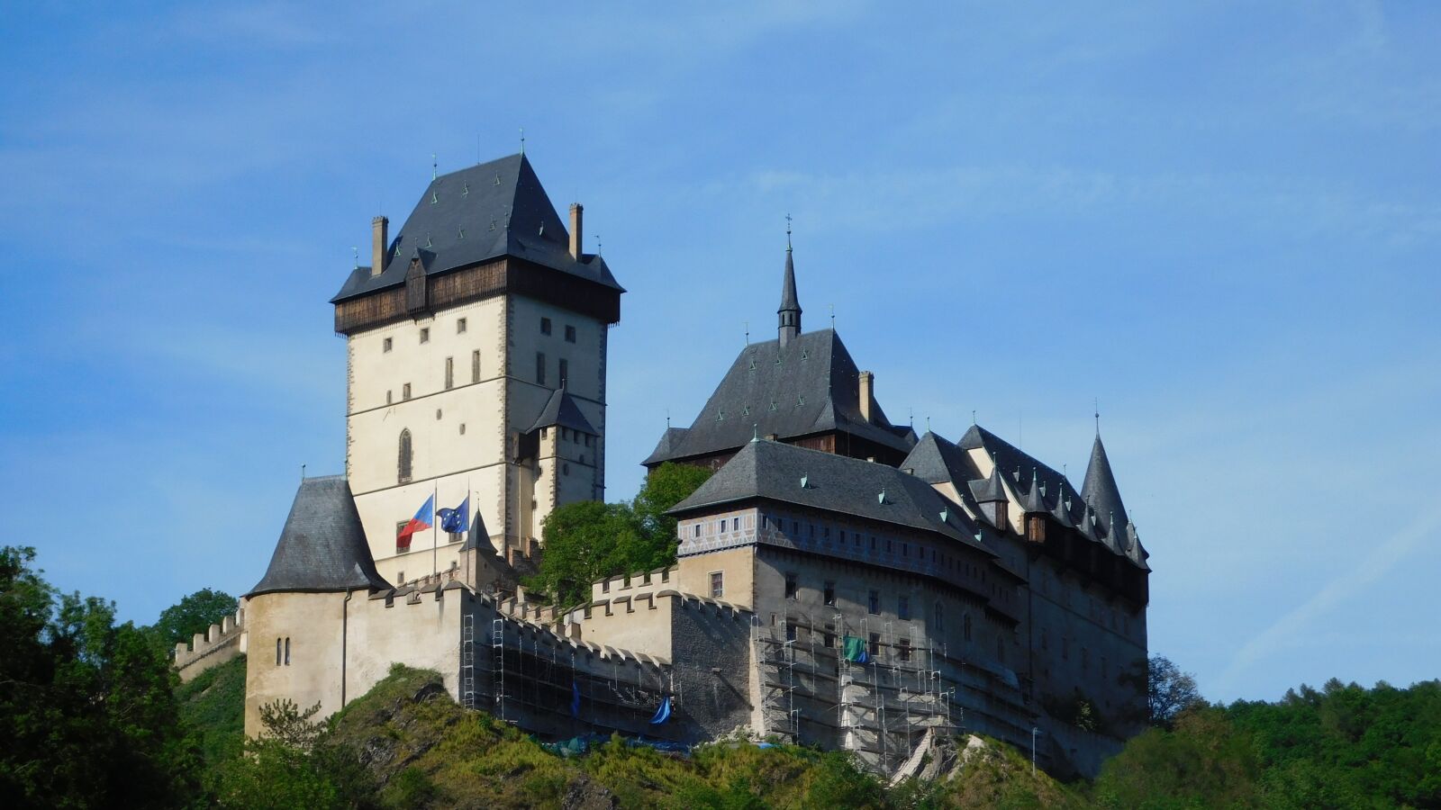 Nikon Coolpix L840 sample photo. Castle, czech, europe photography