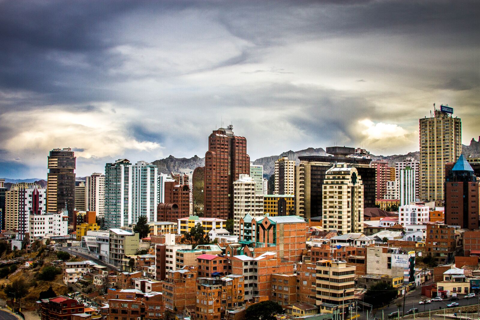 Canon EF 28-135mm F3.5-5.6 IS USM sample photo. City, peace, bolivia photography