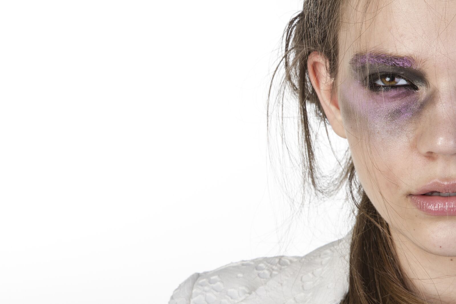 Canon EOS 7D + Canon EF 24-105mm F4L IS USM sample photo. Woman, make-up, violence photography