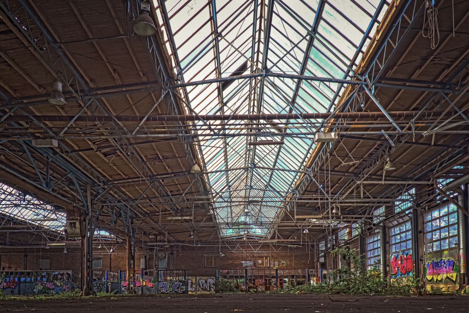 Olympus OM-D E-M10 sample photo. Lost places, pforphoto, old photography