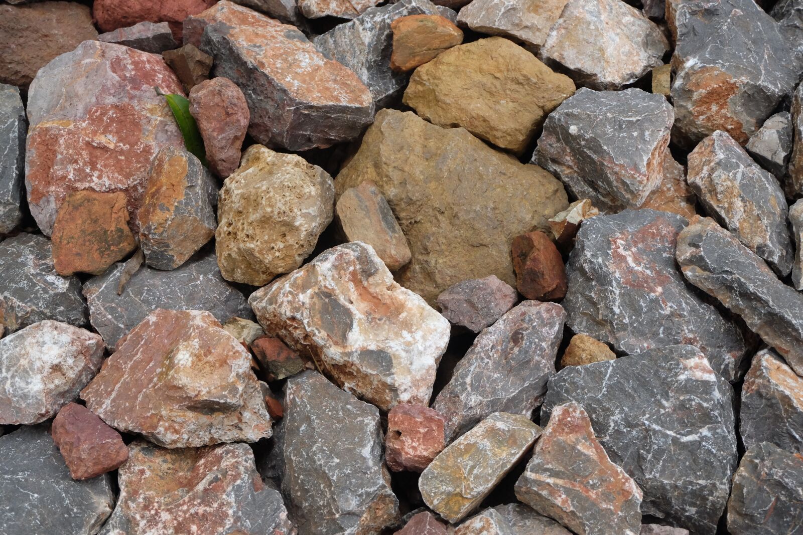 Fujifilm X-M1 sample photo. Rock, color, ground photography