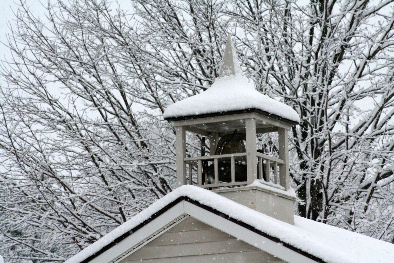 Canon EOS 350D (EOS Digital Rebel XT / EOS Kiss Digital N) sample photo. Park view mennonite church photography