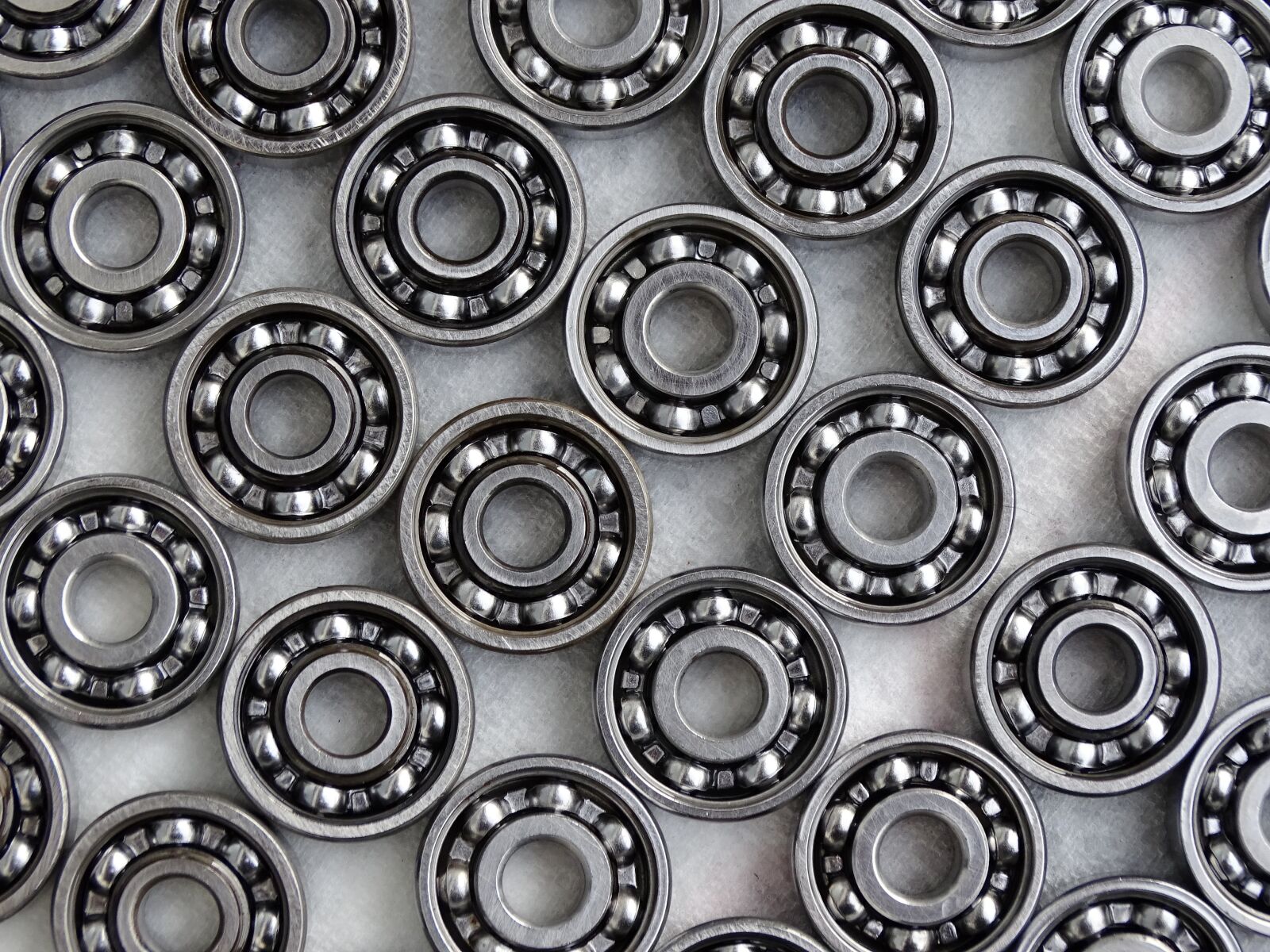 Sony Cyber-shot DSC-HX400V sample photo. Ball bearings, role, roller photography