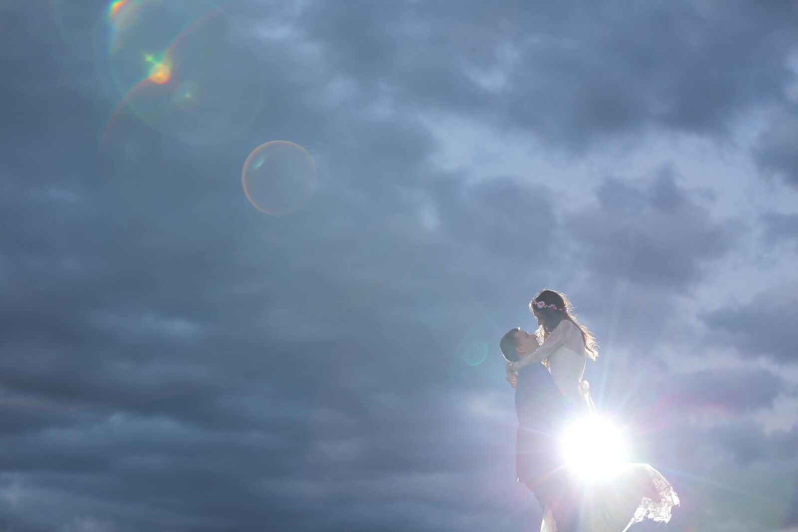 Canon EOS 5D Mark III sample photo. Bride, sunlight, sunset, sunrays photography