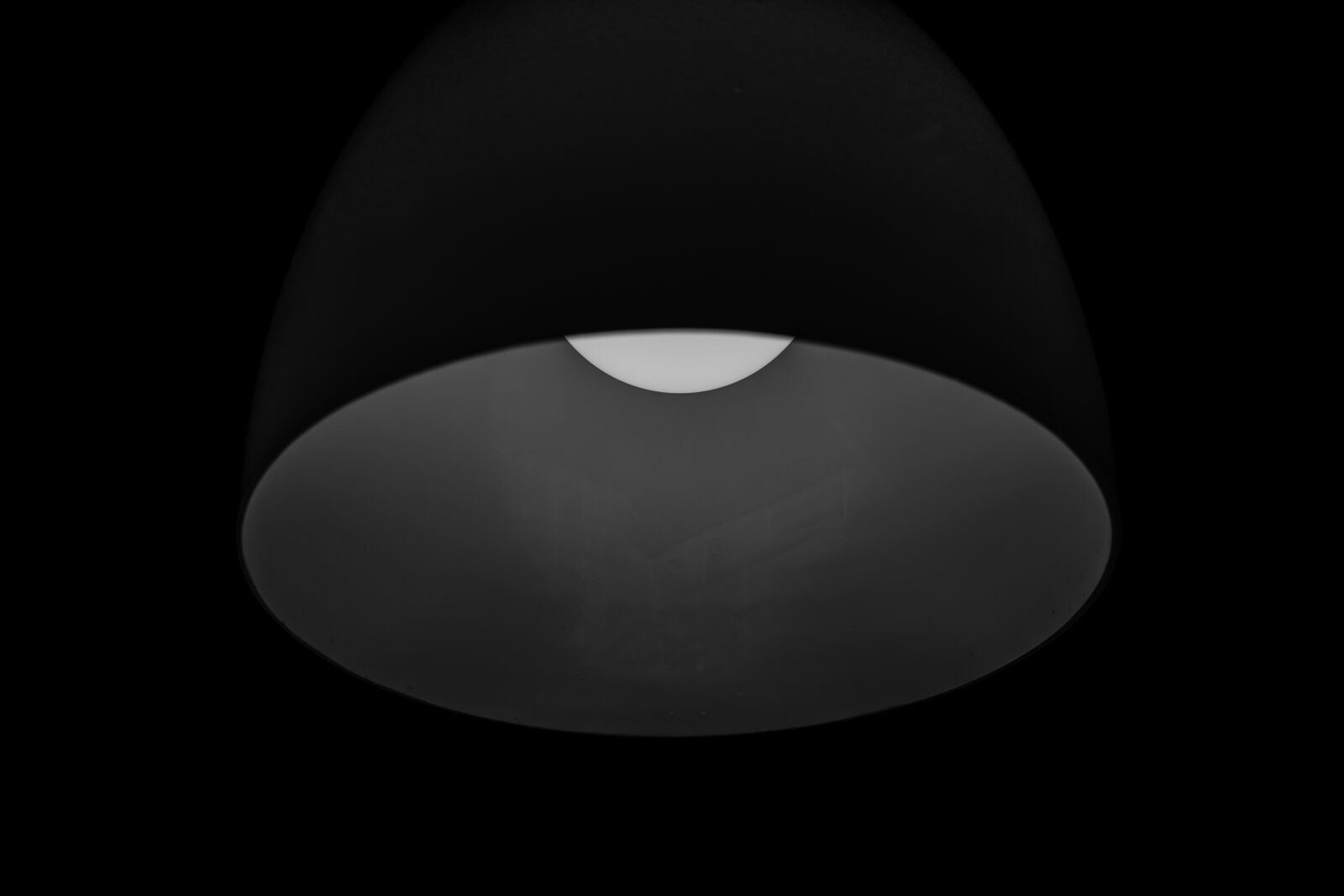 Sony a6000 + Sigma 30mm F2.8 EX DN sample photo. Lamp, light, minimalism, night photography