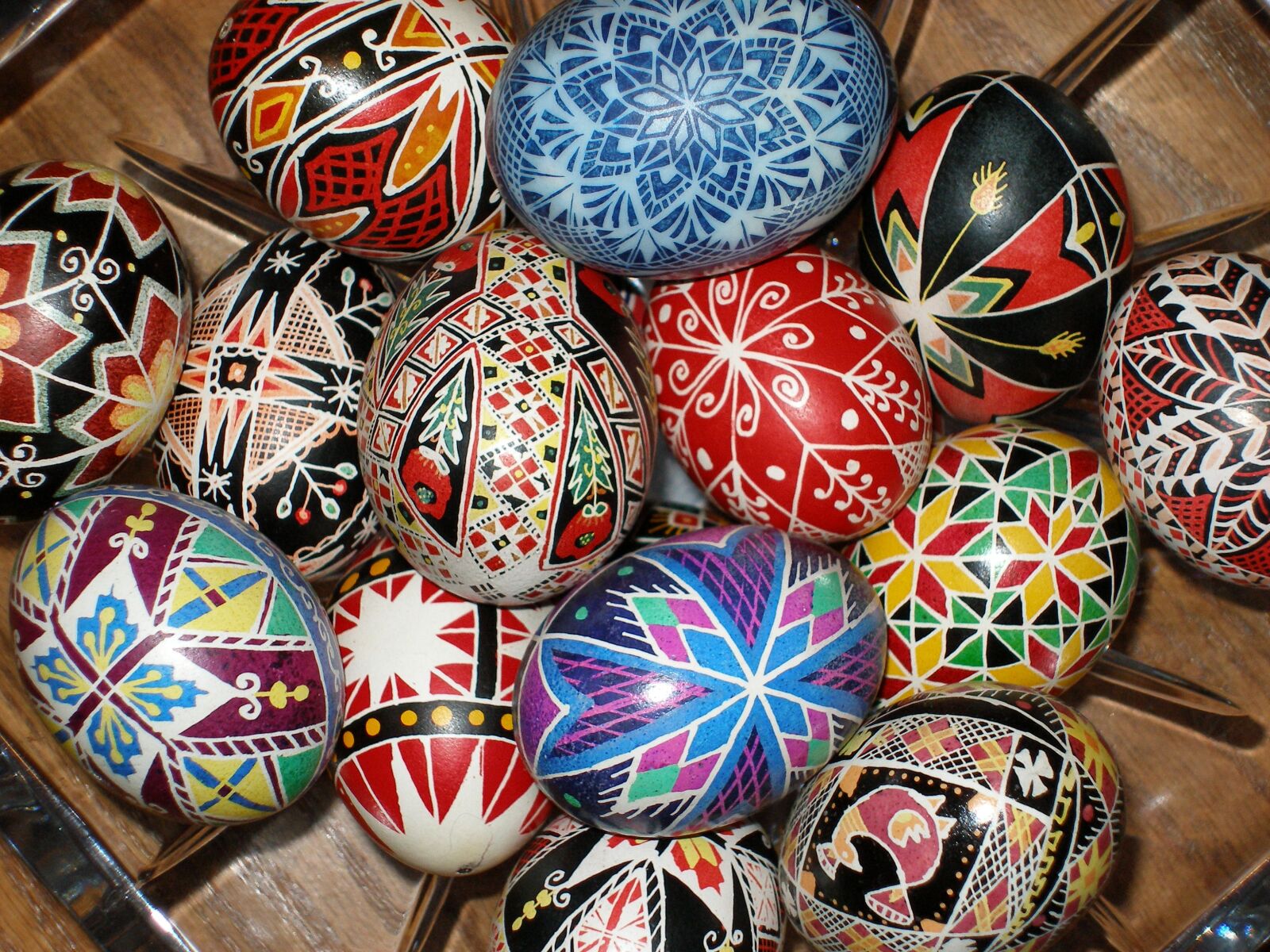 Olympus SP350 sample photo. Pysanky, easter eggs, traditional photography