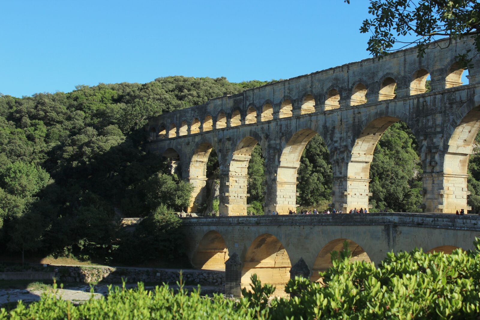 Canon EOS 600D (Rebel EOS T3i / EOS Kiss X5) sample photo. Pont du gard, bridge photography
