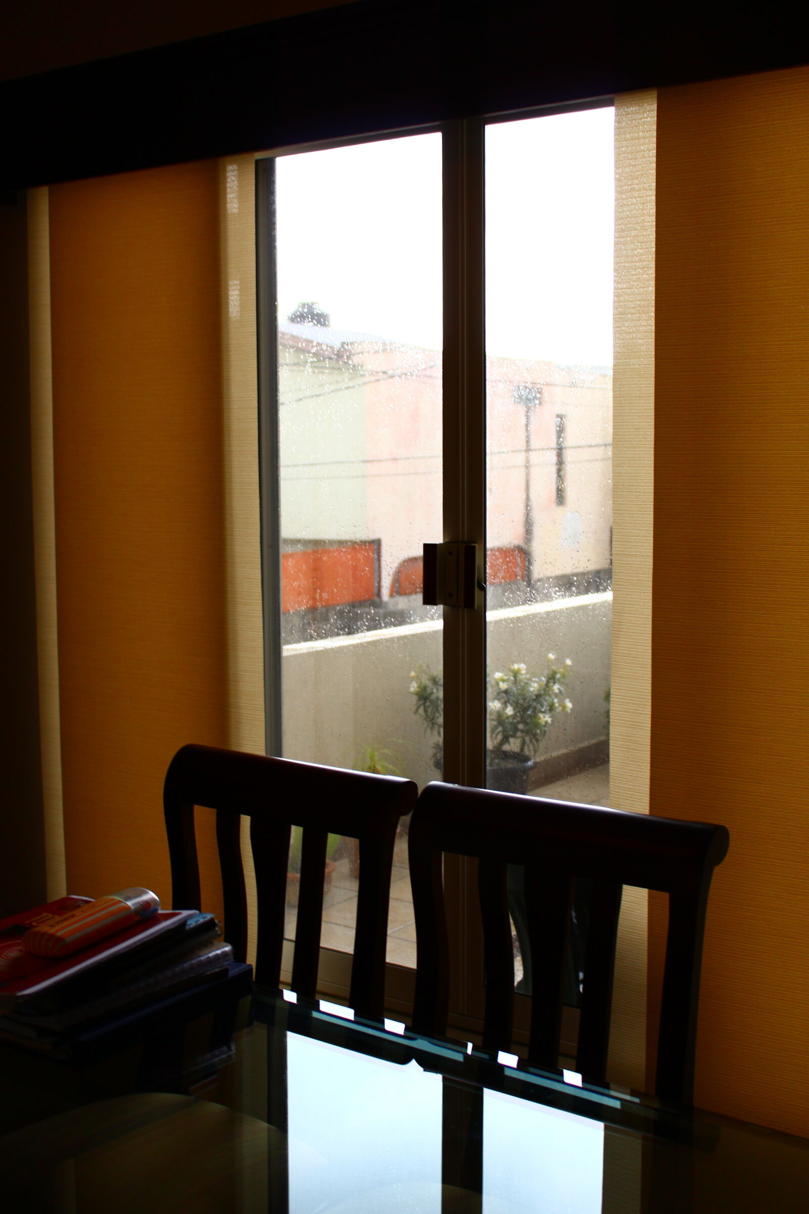 Canon EOS 1200D (EOS Rebel T5 / EOS Kiss X70 / EOS Hi) sample photo. Chairs, dark, dining, room photography