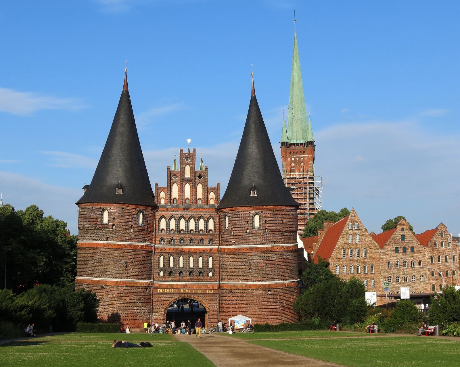 Canon PowerShot SX40 HS sample photo. Lubeck, germany, gateway photography