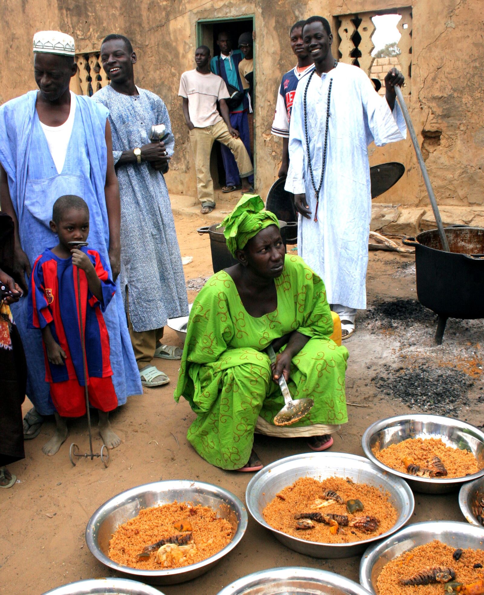 Canon EOS 20D sample photo. Vulnerable, school, meal, program photography