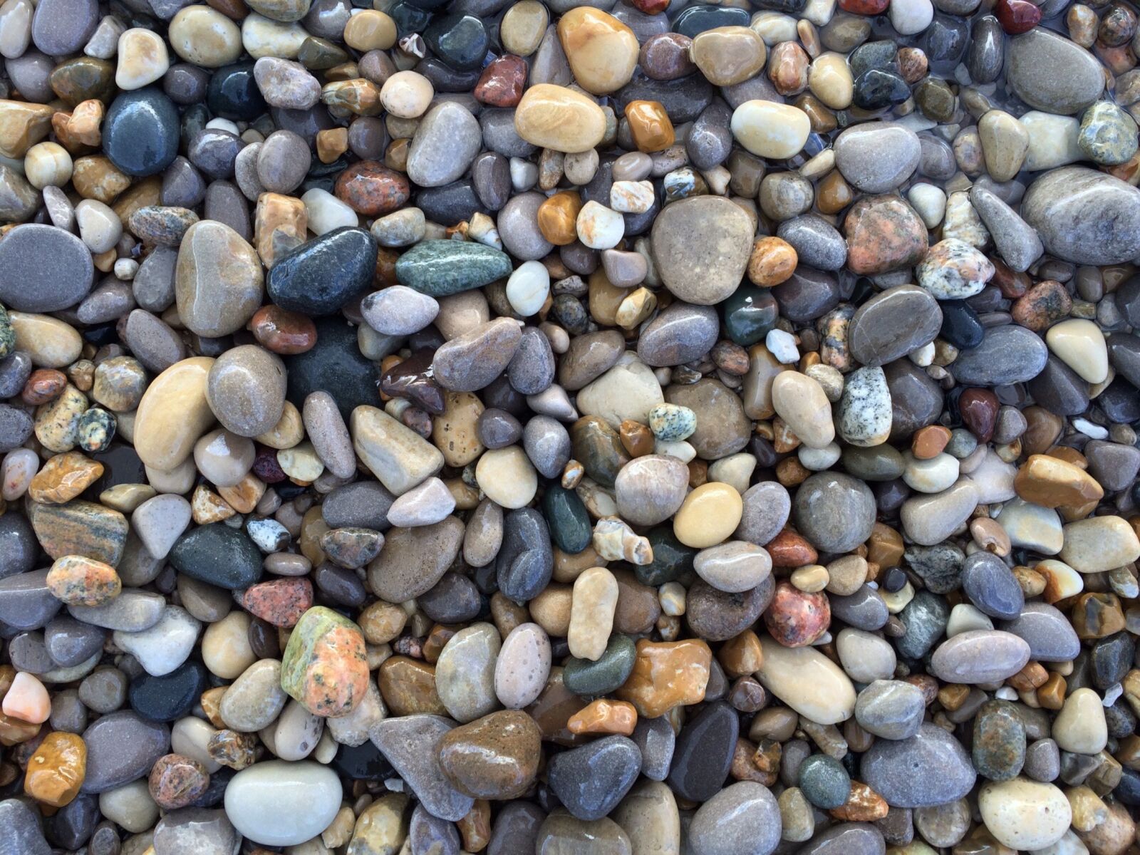 iPhone 5s back camera 4.15mm f/2.2 sample photo. Stones, rocks, beach photography
