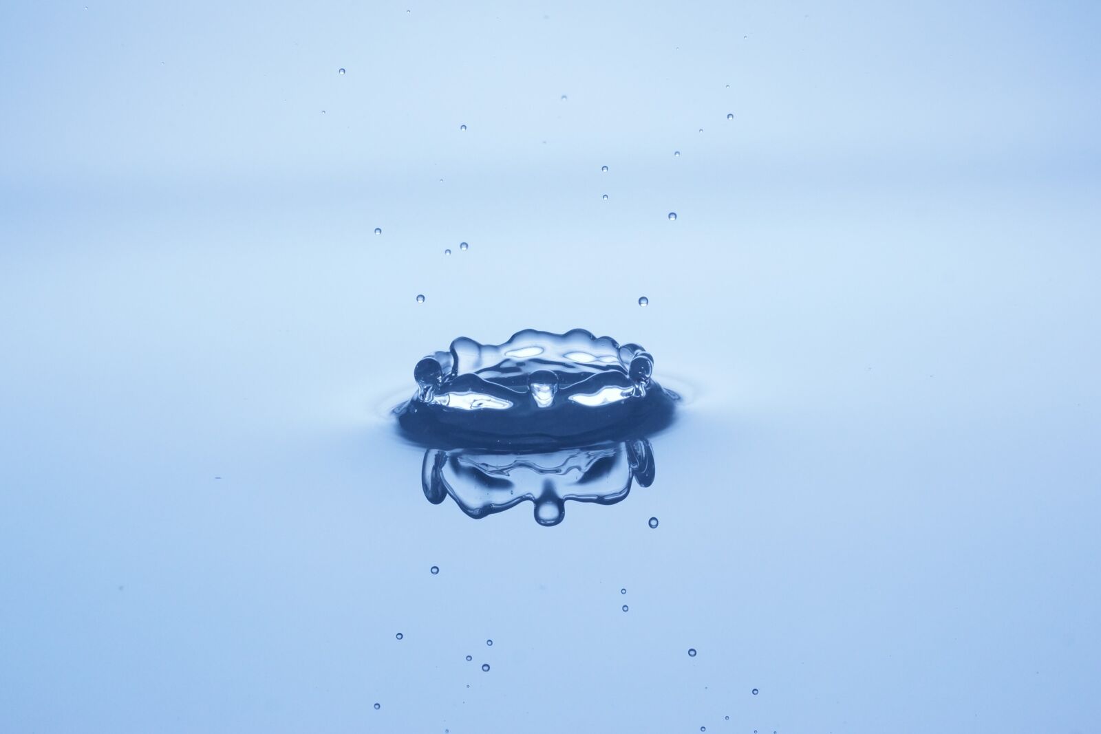 Sony SLT-A77 + 105mm F2.8 sample photo. Drop of water, water photography
